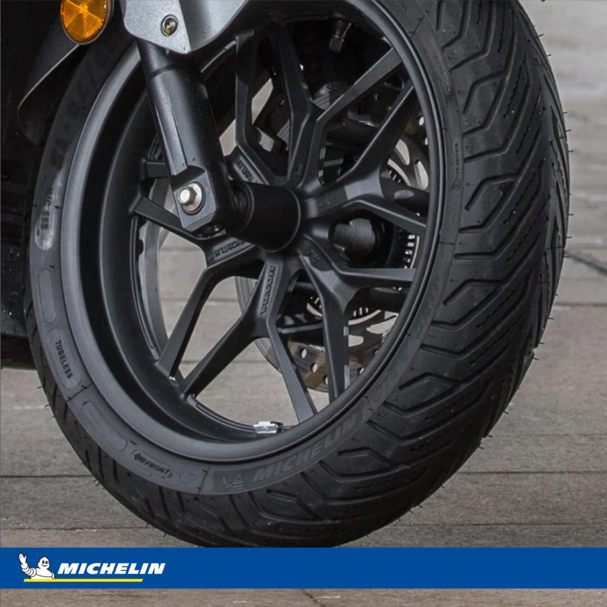 Michelin City Grip 2 Tyre 130/70-16 61S TL - immagine 4