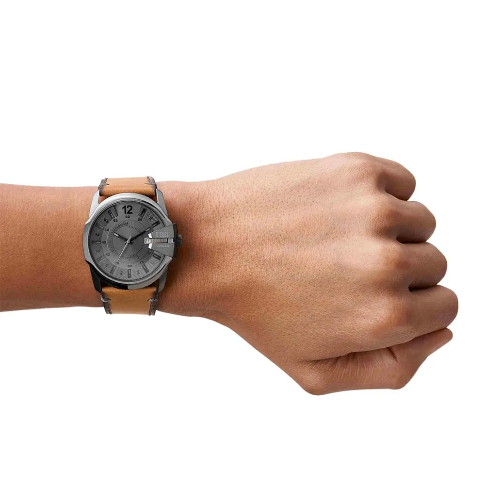 Diesel Master Chief Uomo DZ1964, Cassa in Acciaio Inossidabile Gunmetal 43mm, Cinturino in Pelle - immagine 5