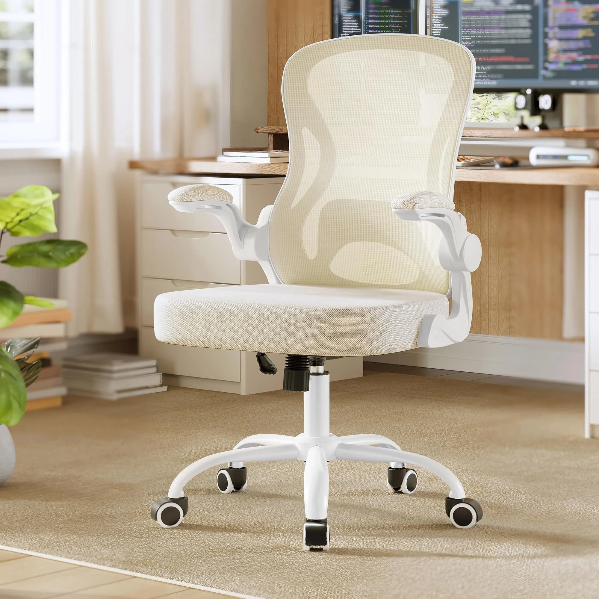 SONGMICS Sedia Ufficio Ergonomica Girevole in Rete con Supporto Lombare, Braccioli Ribaltabili, Beige Cappuccino e Bianco Nuvola OBN042LH02 - immagine 2