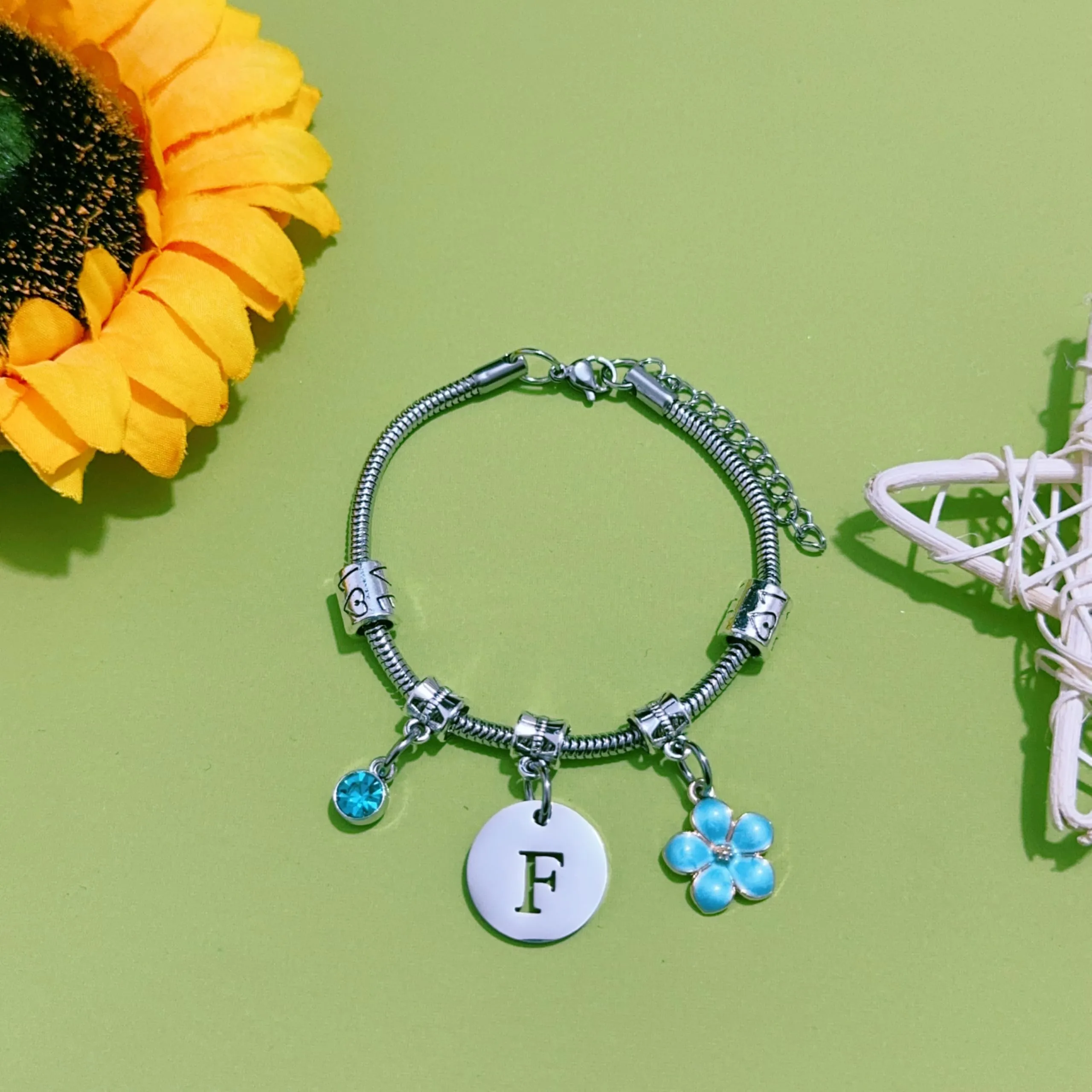 ZYMGUO Bracciale con Iniziale Lettera F in Acciaio Inossidabile Colore Argento - immagine 2