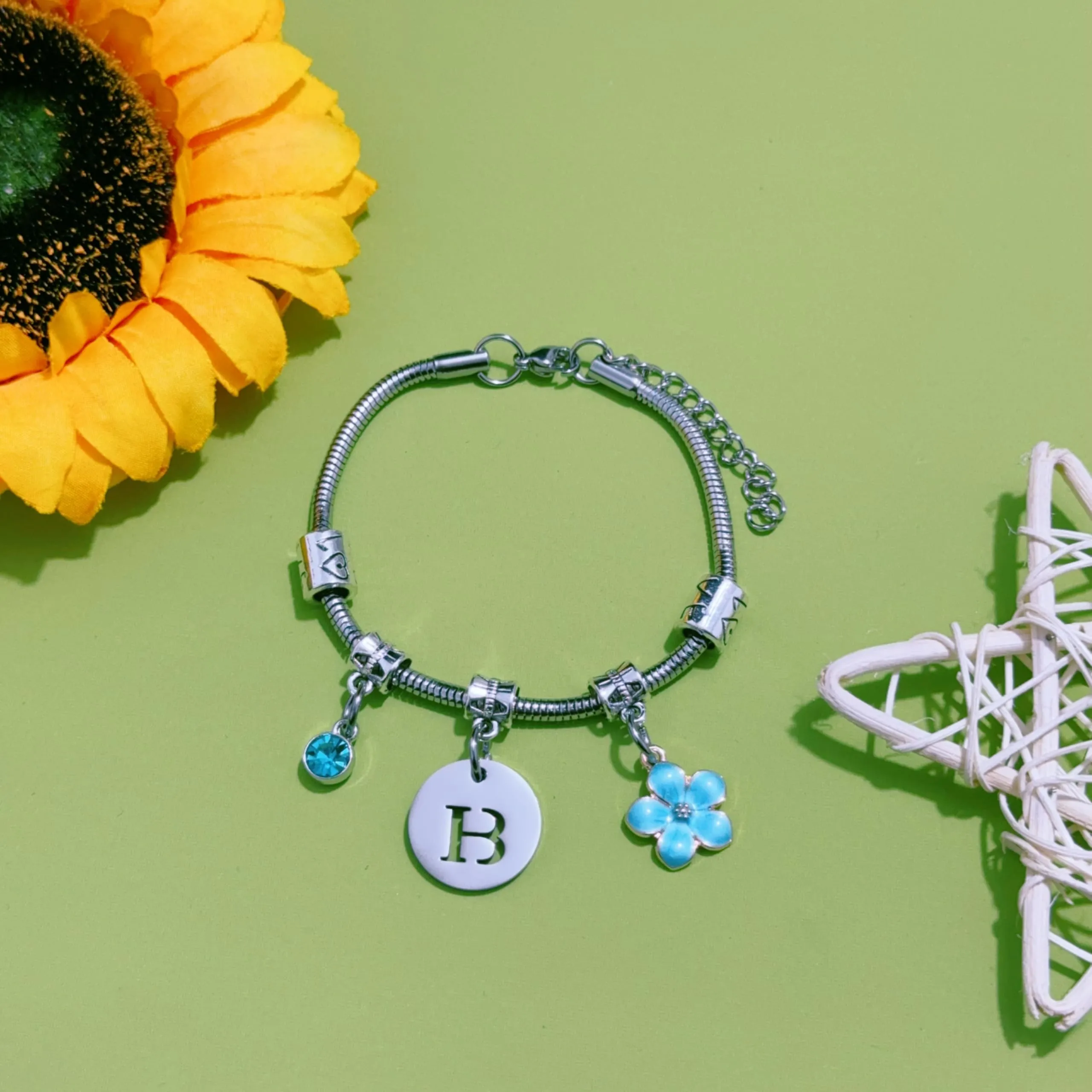 ZYMGUO Bracciale con Iniziale A-Z in Acciaio Inossidabile Colore Argento - immagine 2