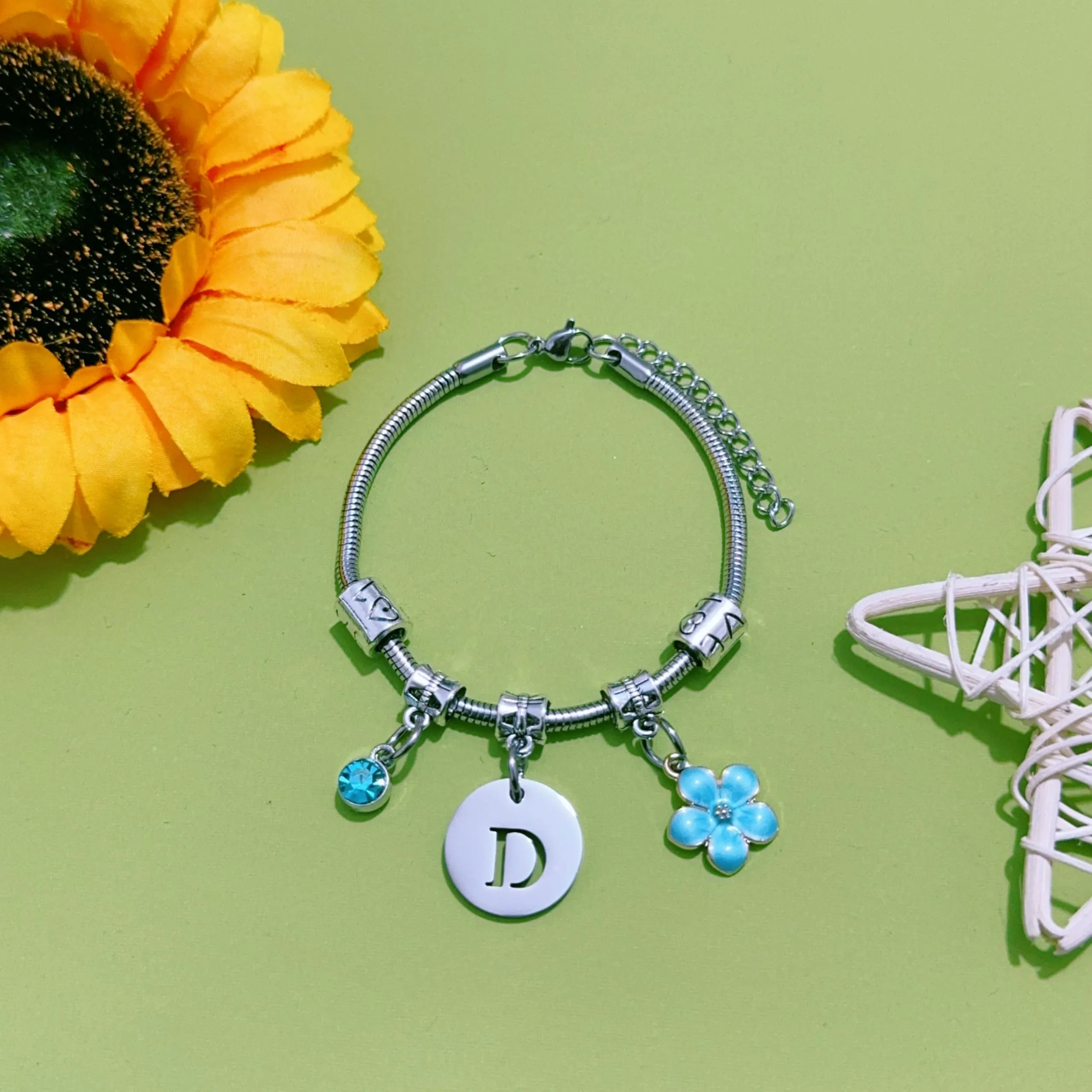 ZYMGUO Bracciale con Iniziale Lettera D, Colore Argento, Acciaio Inossidabile - immagine 2