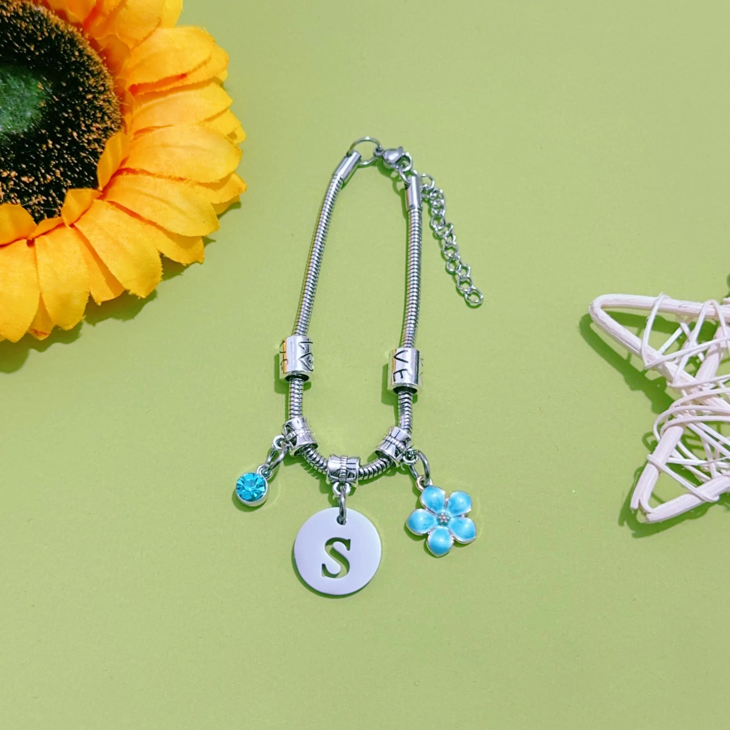 ZYMGUO Bracciale con Iniziale A-Z in Acciaio Inossidabile Colore Argento (S) - immagine 3