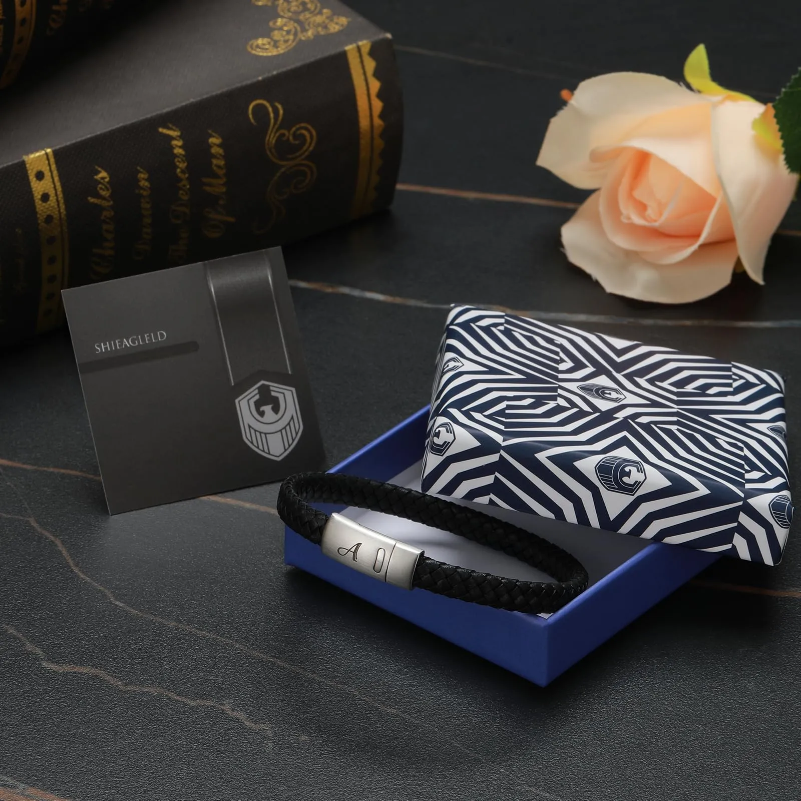 SHIEAGLELD Bracciale da uomo in pelle intrecciata con iniziali A-Z e chiusura magnetica in acciaio inossidabile, 21.5 cm - immagine 6
