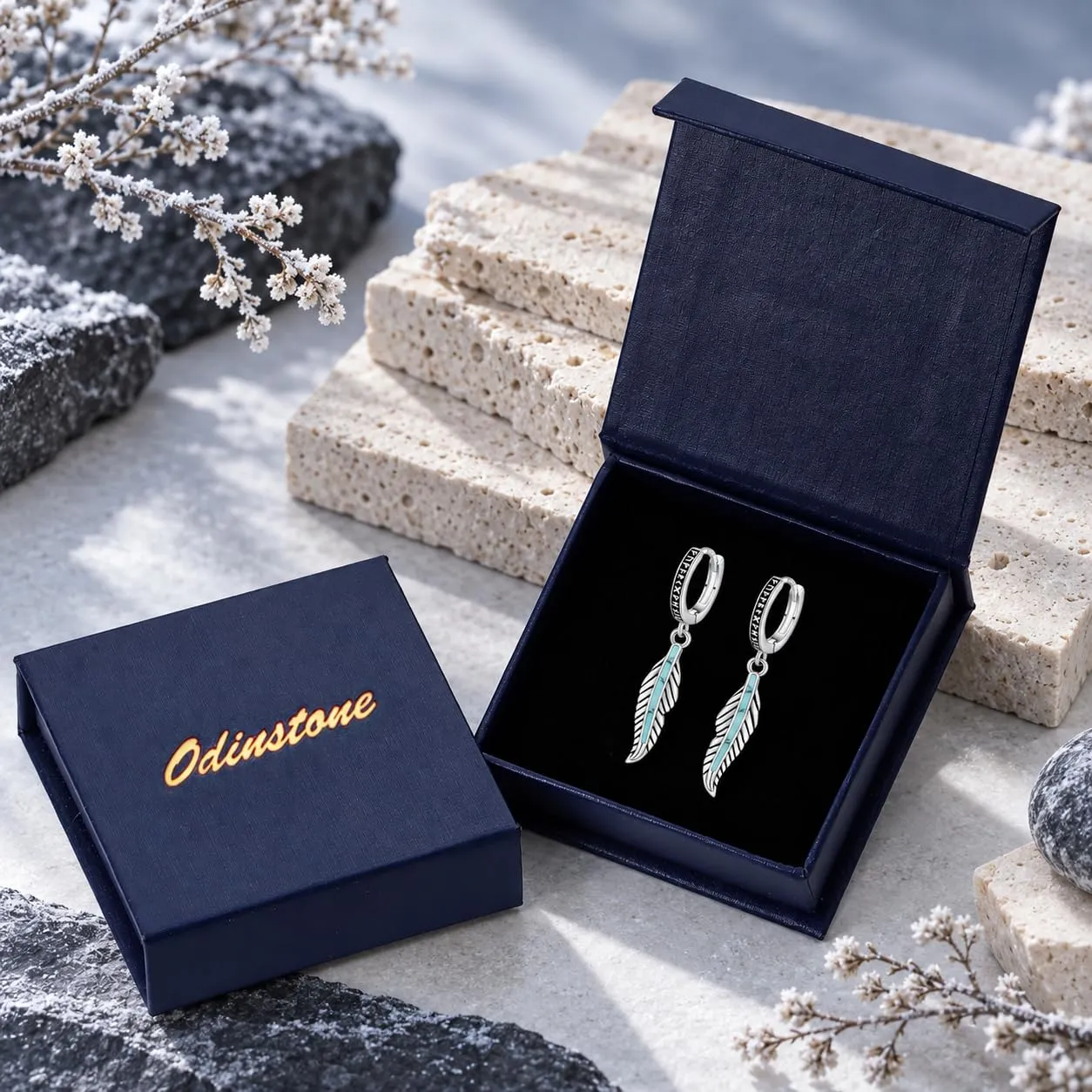 Odinstone Orecchini Piuma Rune Vichinghe in Argento 925 per Uomo - immagine 5