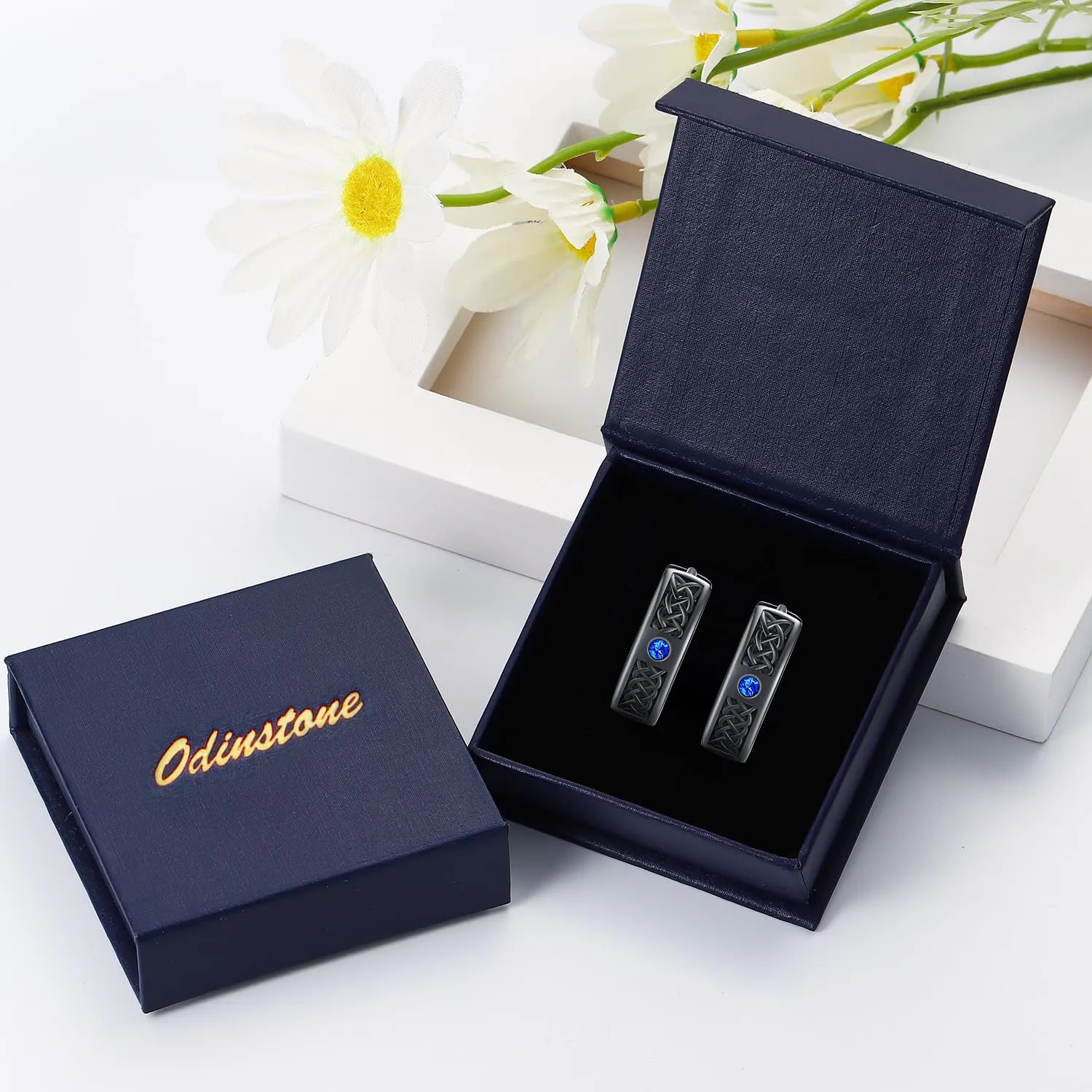 Odinstone Orecchini a Cerchio Viking con Rune, Nero Blu, 15 mm - immagine 7