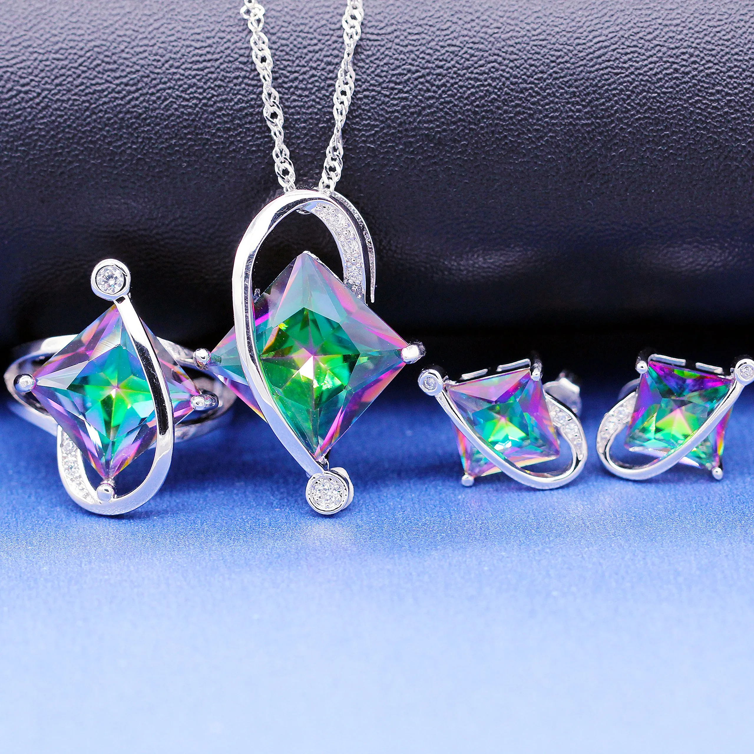Uloveido Set di gioielli da sposa in cristallo e zirconi cubici con collana, orecchini e anello - immagine 6