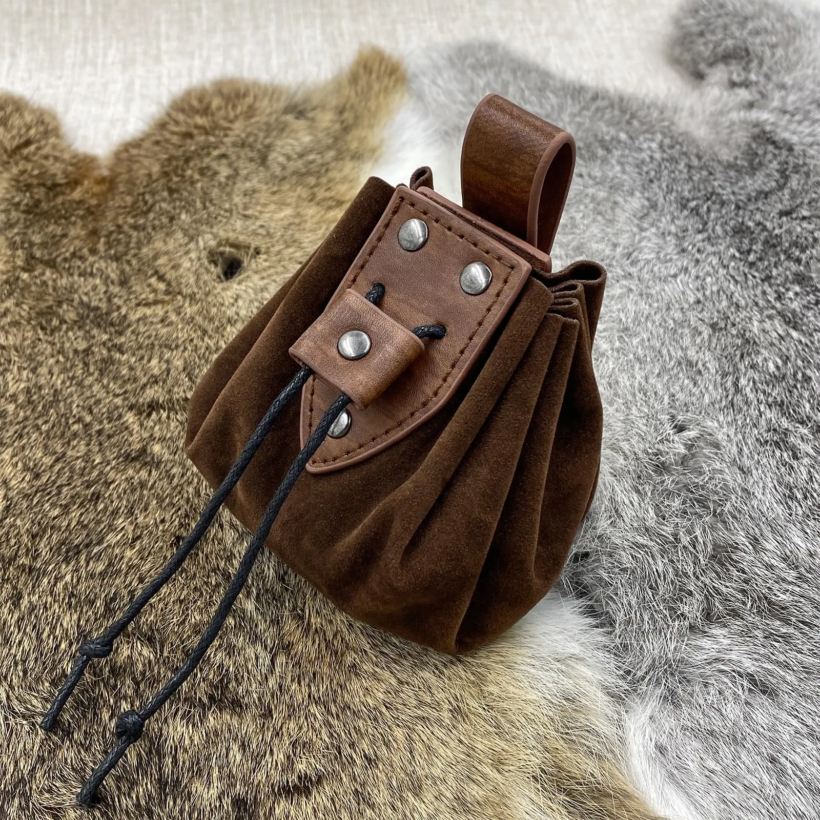 HiiFeuer Cintura con fibbia vichinga Fenrir e borsa nordica in ecopelle vintage per LARP, Marrone D - immagine 3