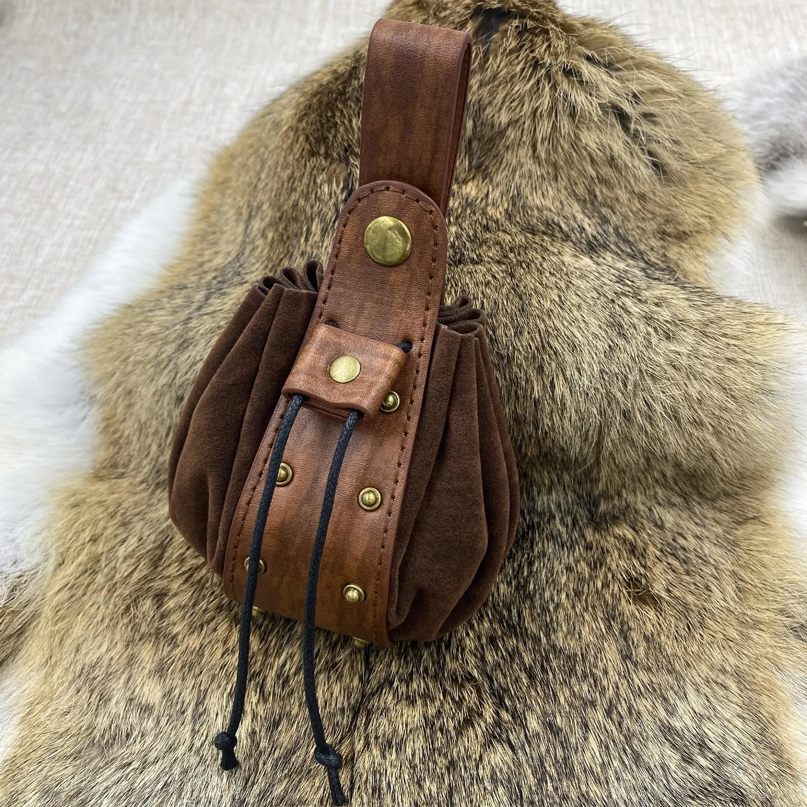 HiiFeuer Cintura con fibbia vichinga Fenrir e borsa nordica in ecopelle vintage per LARP, Marrone D - immagine 4