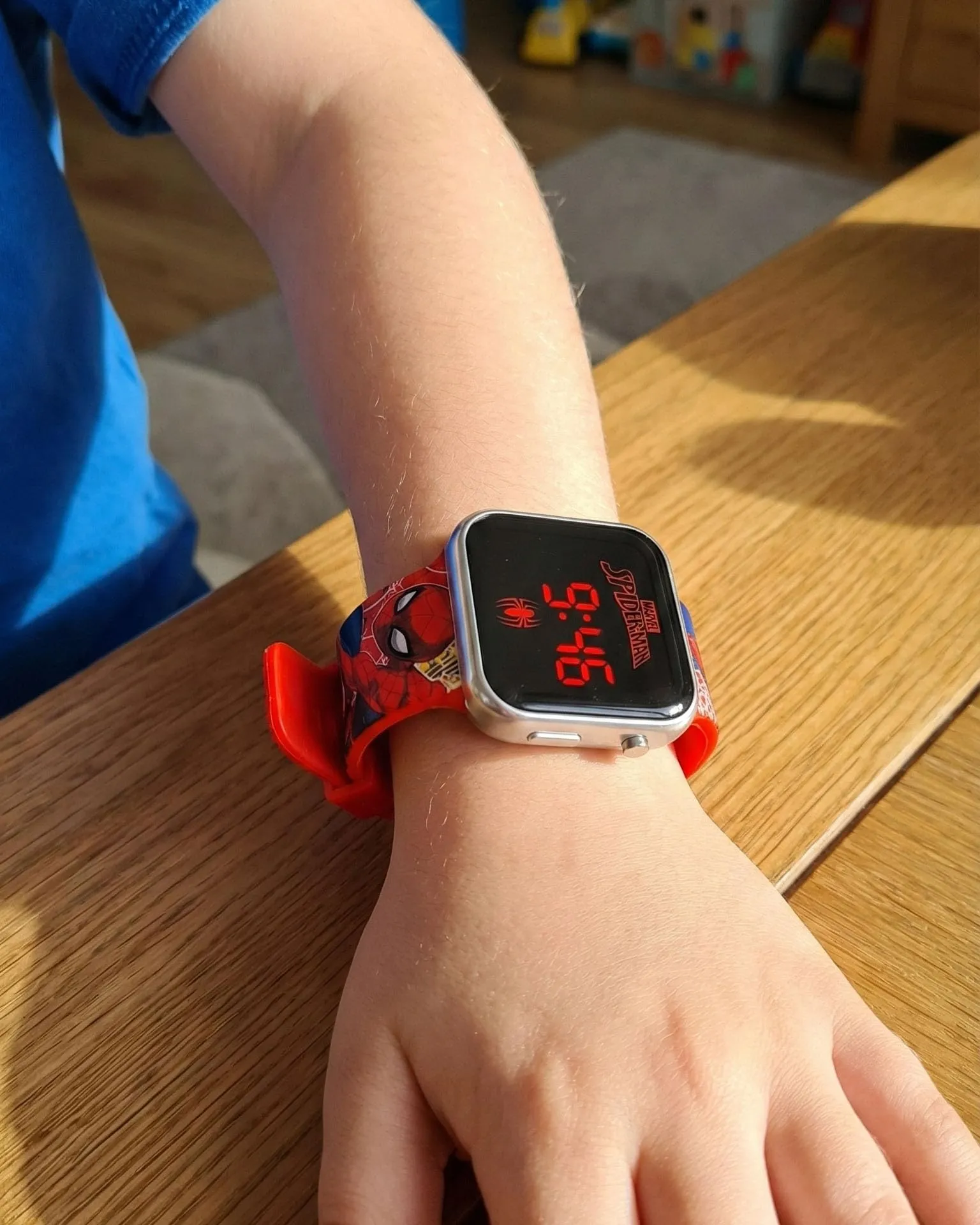 Clondo Spiderman Orologio da Polso Digitale Led per Bambino e Bambina - immagine 2