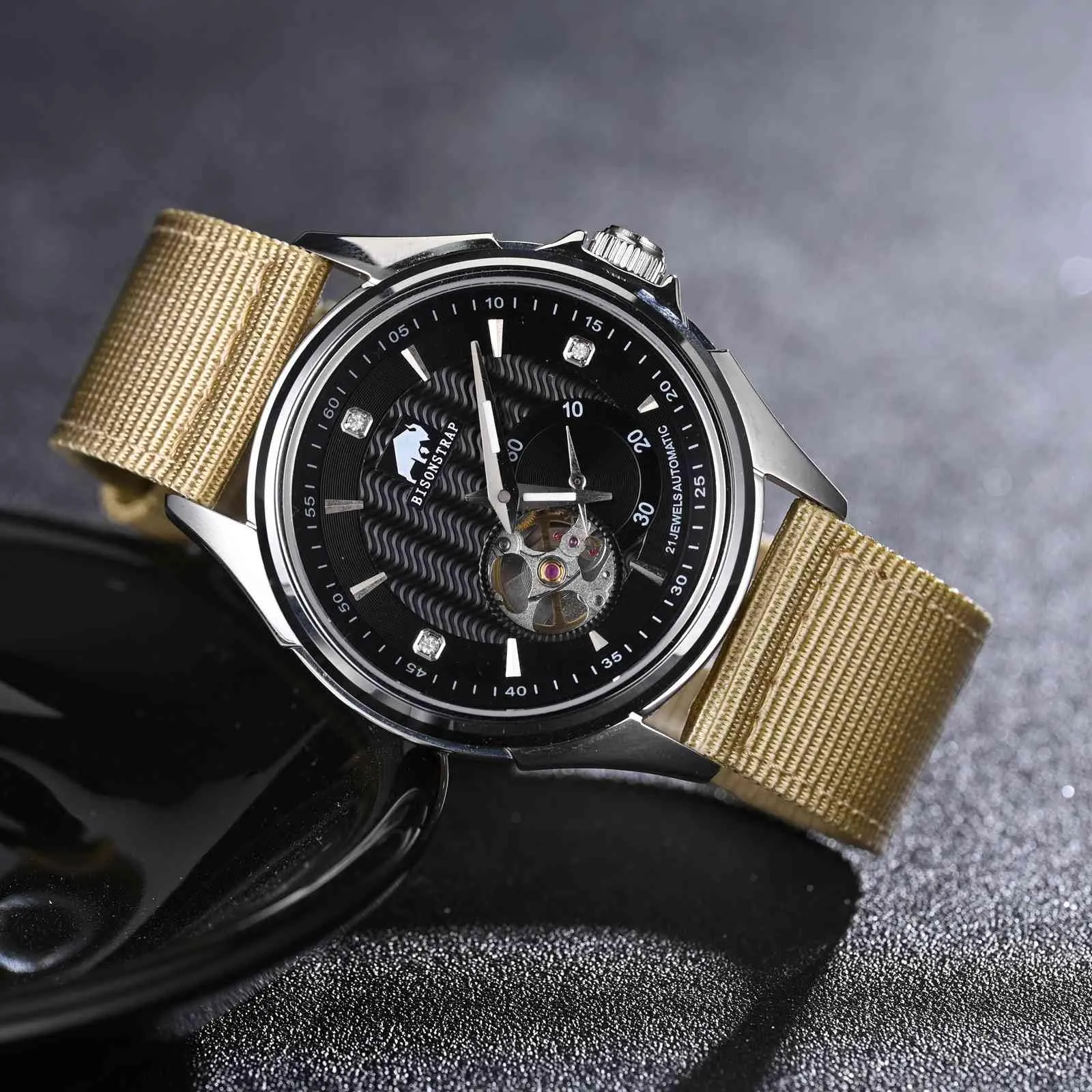 BISONSTRAP Cinturino in Nylon da Uomo per Orologi Militari, Sgancio Rapido, Fibbia Spazzolata, 19mm, Kaki (Fibbia Nera) - immagine 6