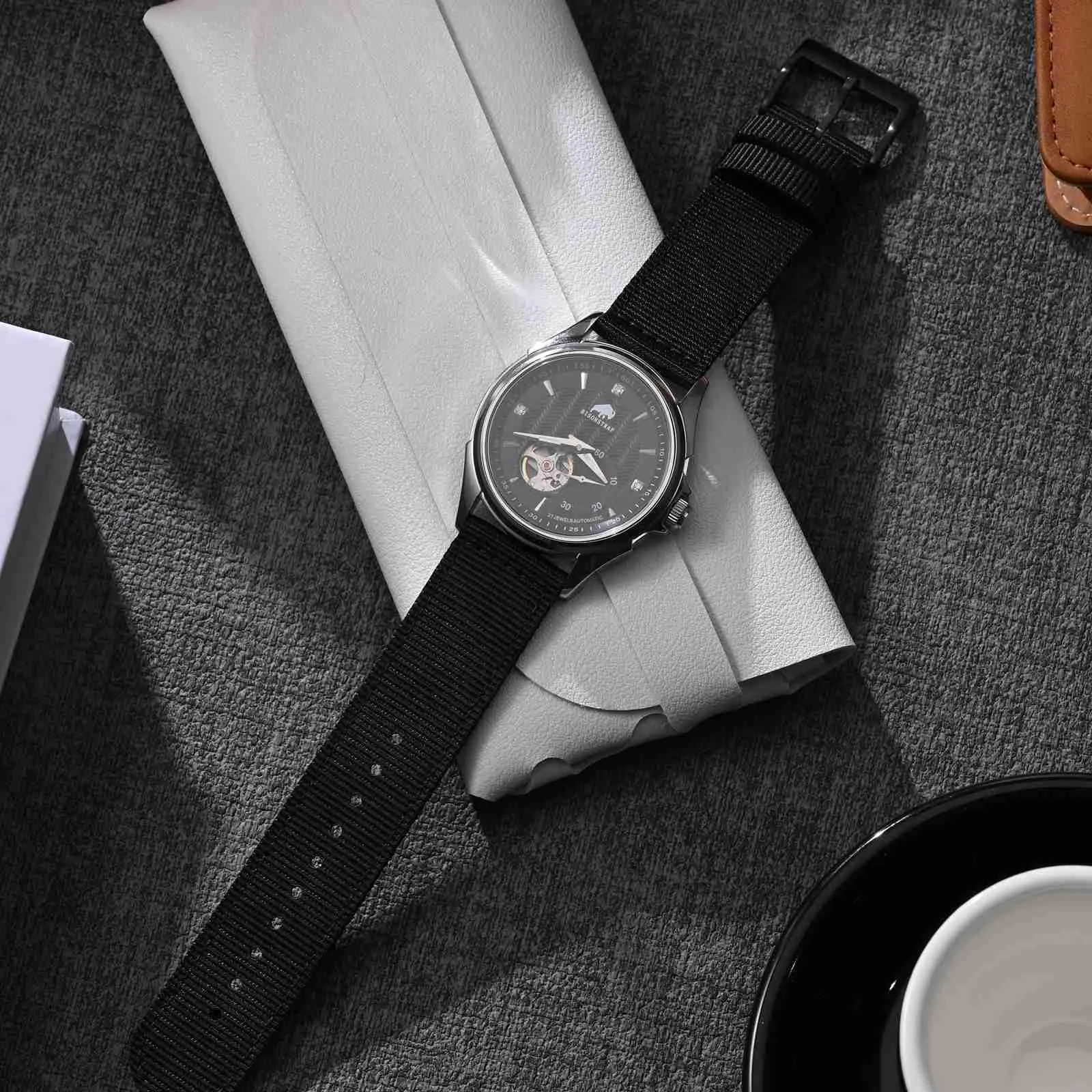 BISONSTRAP Cinturino in Nylon da Uomo per Orologi Militari, Sgancio Rapido, Fibbia Spazzolata, 18mm, Nero - immagine 2