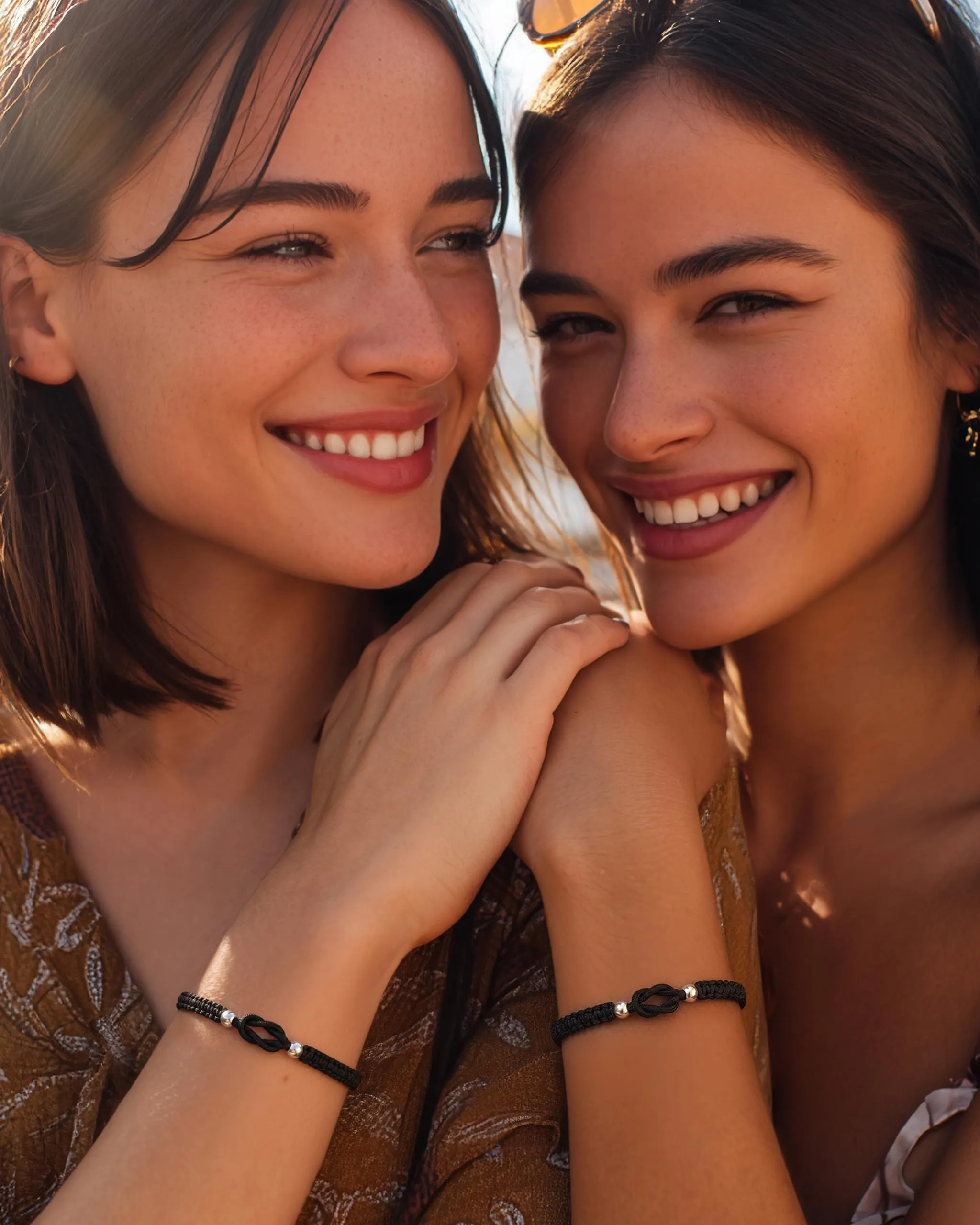 J.Fée Set di 2 Bracciali Intrecciati Nodo d'Amore Regolabili, Nero - immagine 2