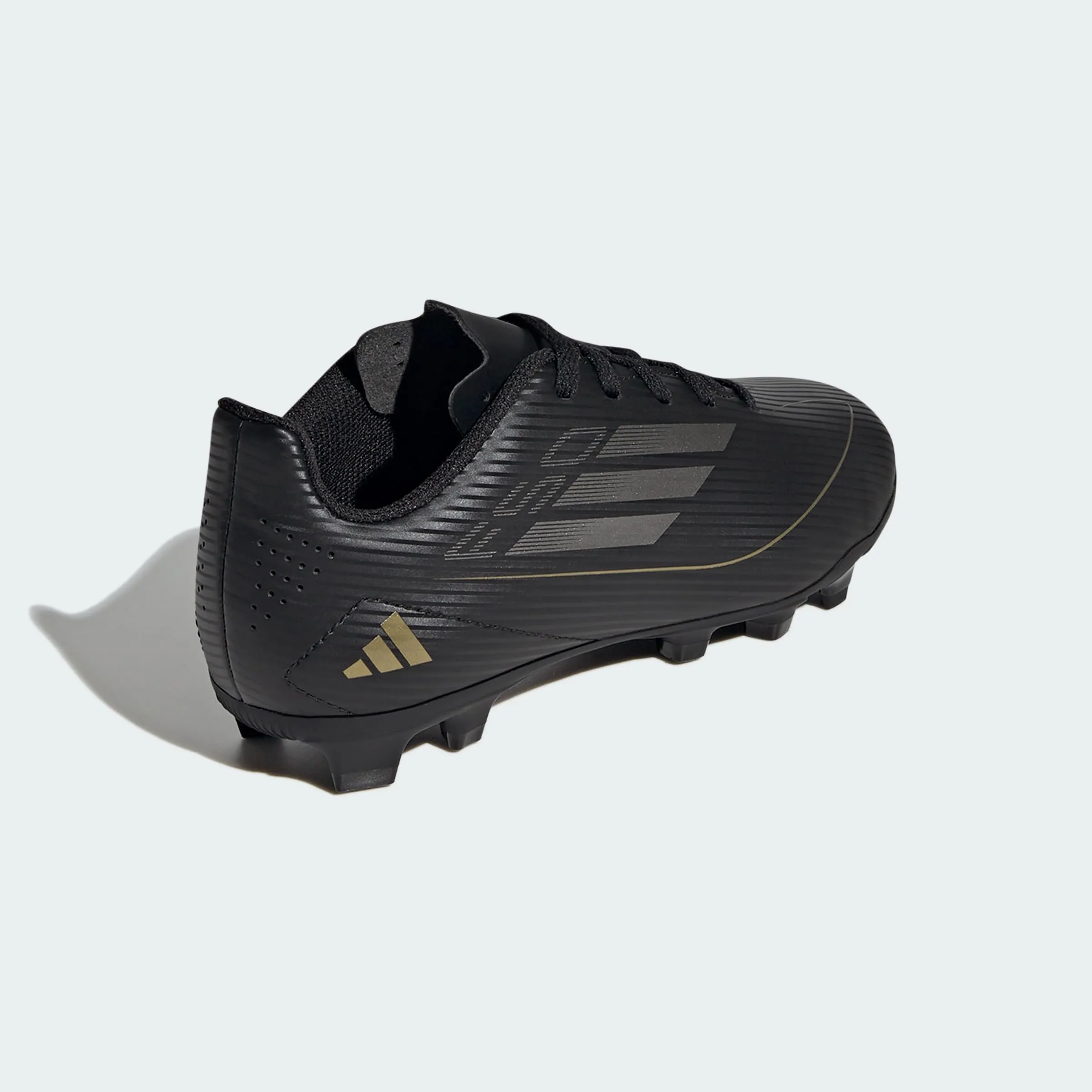 adidas Bambini F50 Club Football Boots Flexible Ground, Core Black/Iron Metallic/Gold, 38 2/3 EU - immagine 6