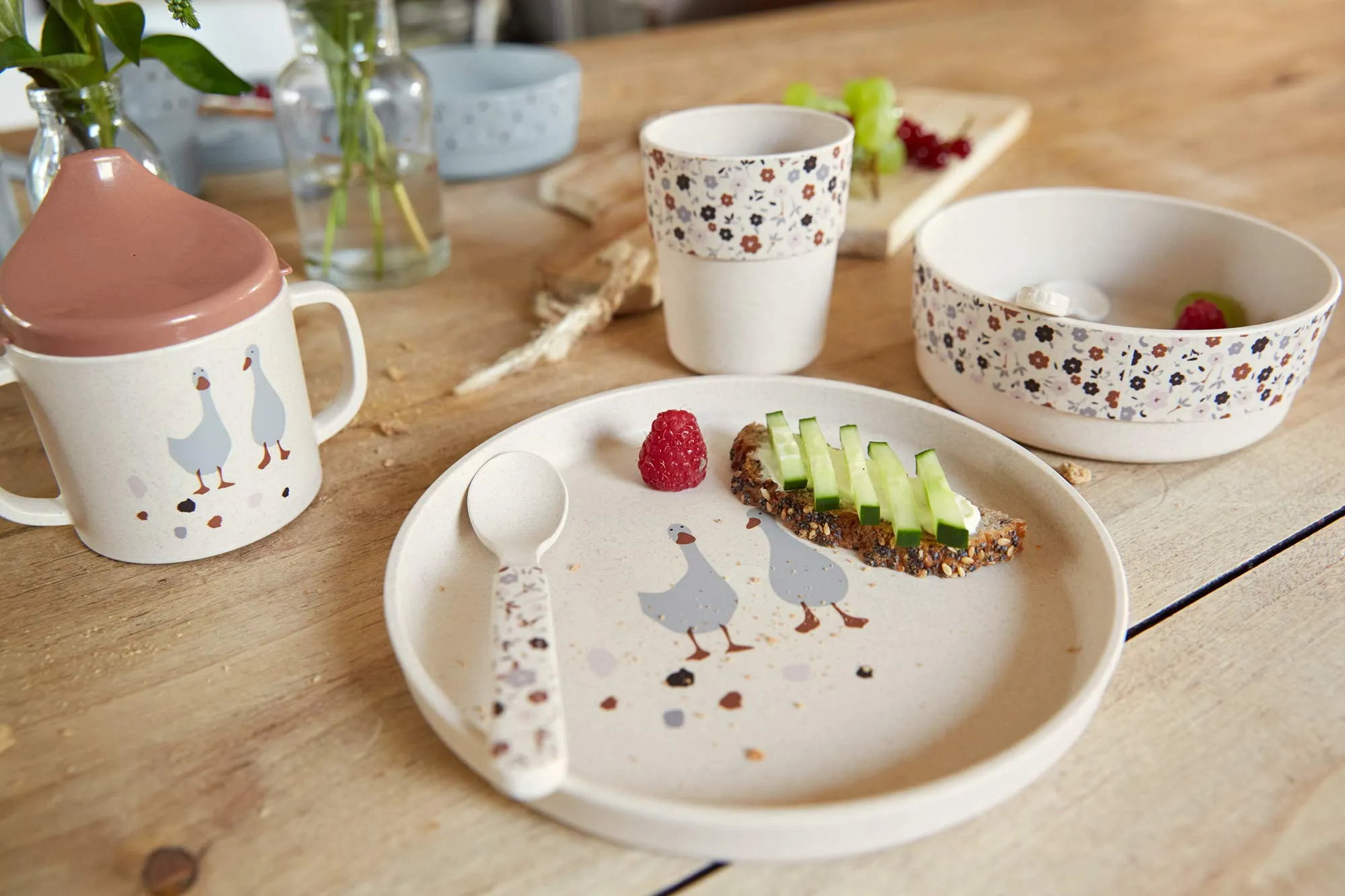 Lässig Tazza per bambini con manico e coperchio rimovibile 150 ml Garden Explorer - immagine 6