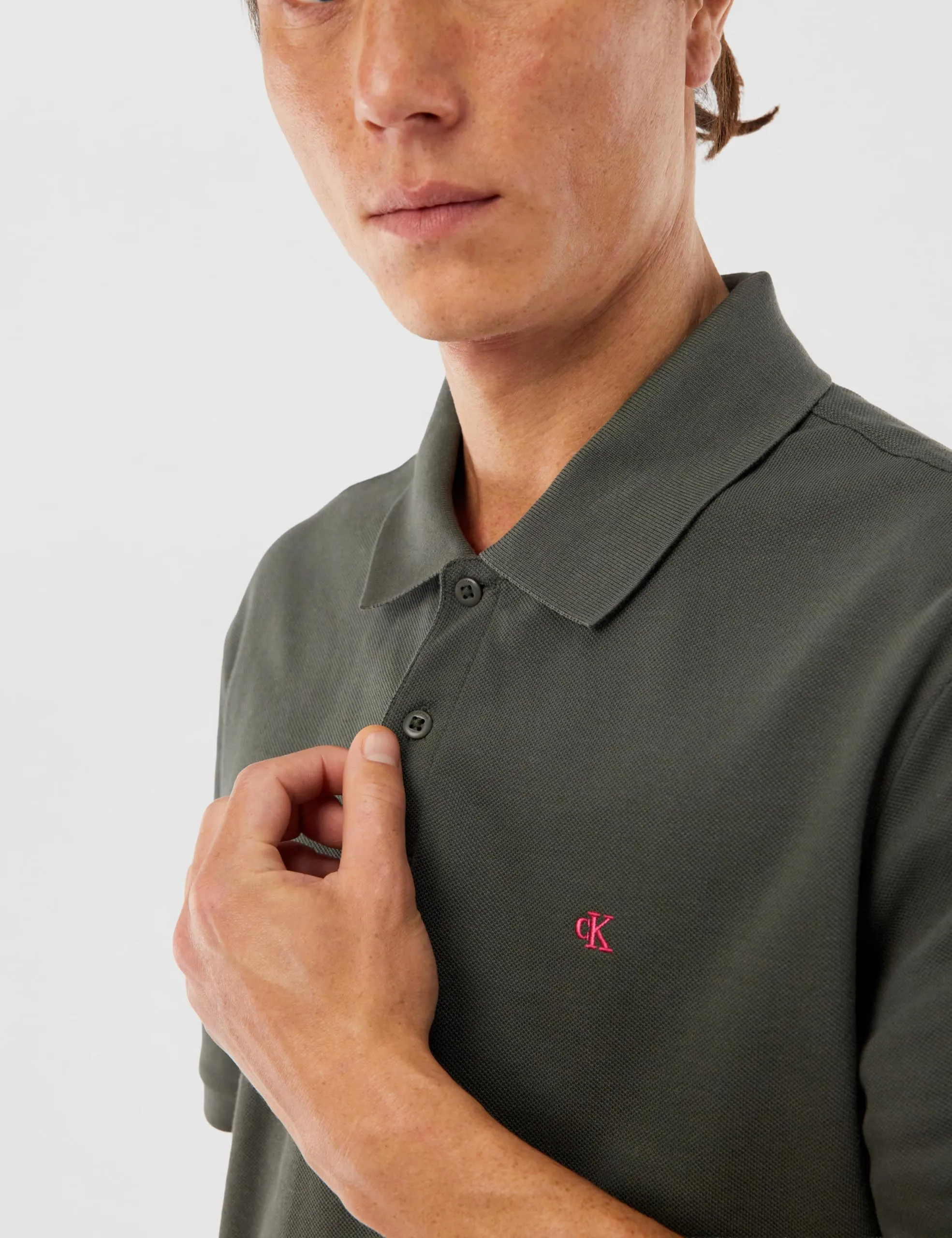 Calvin Klein Uomo Maglietta Polo Maniche Corte Monogram Pique in Cotone, Marrone (Beluga), M - immagine 4