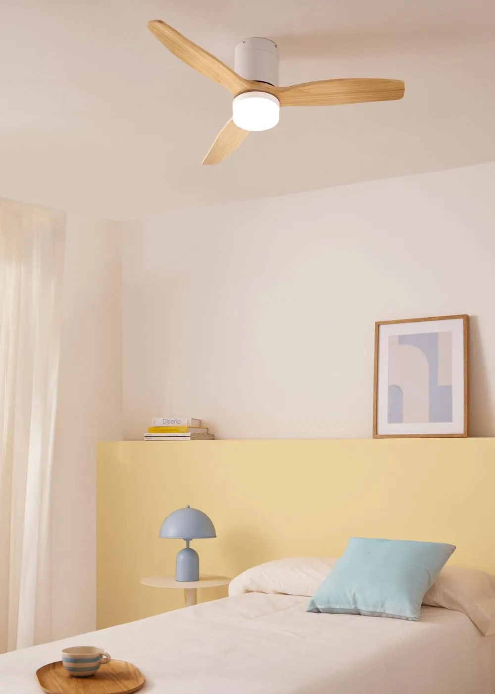 CREATE Windcalm Ventilatore da soffitto ABS con luce, bianco pale effetto legno chiaro, 40W, Ø112 cm, telecomando, funzione estate-inverno - immagine 2