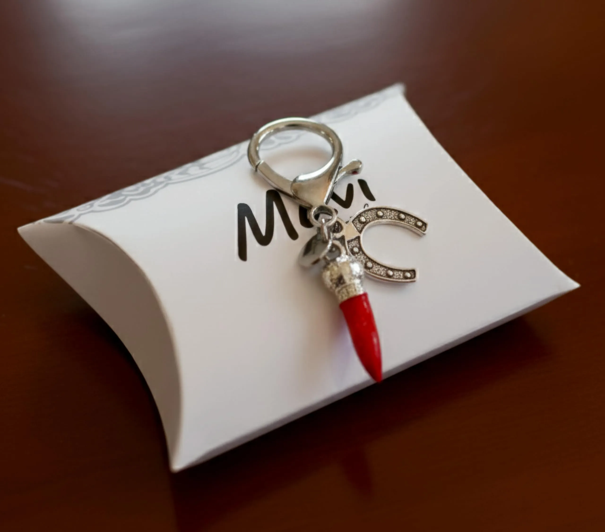 Mavi jewel Ciondolo Portafortuna con Cornetto Rosso e Charm in Argento (Ferro di Cavallo) - immagine 2