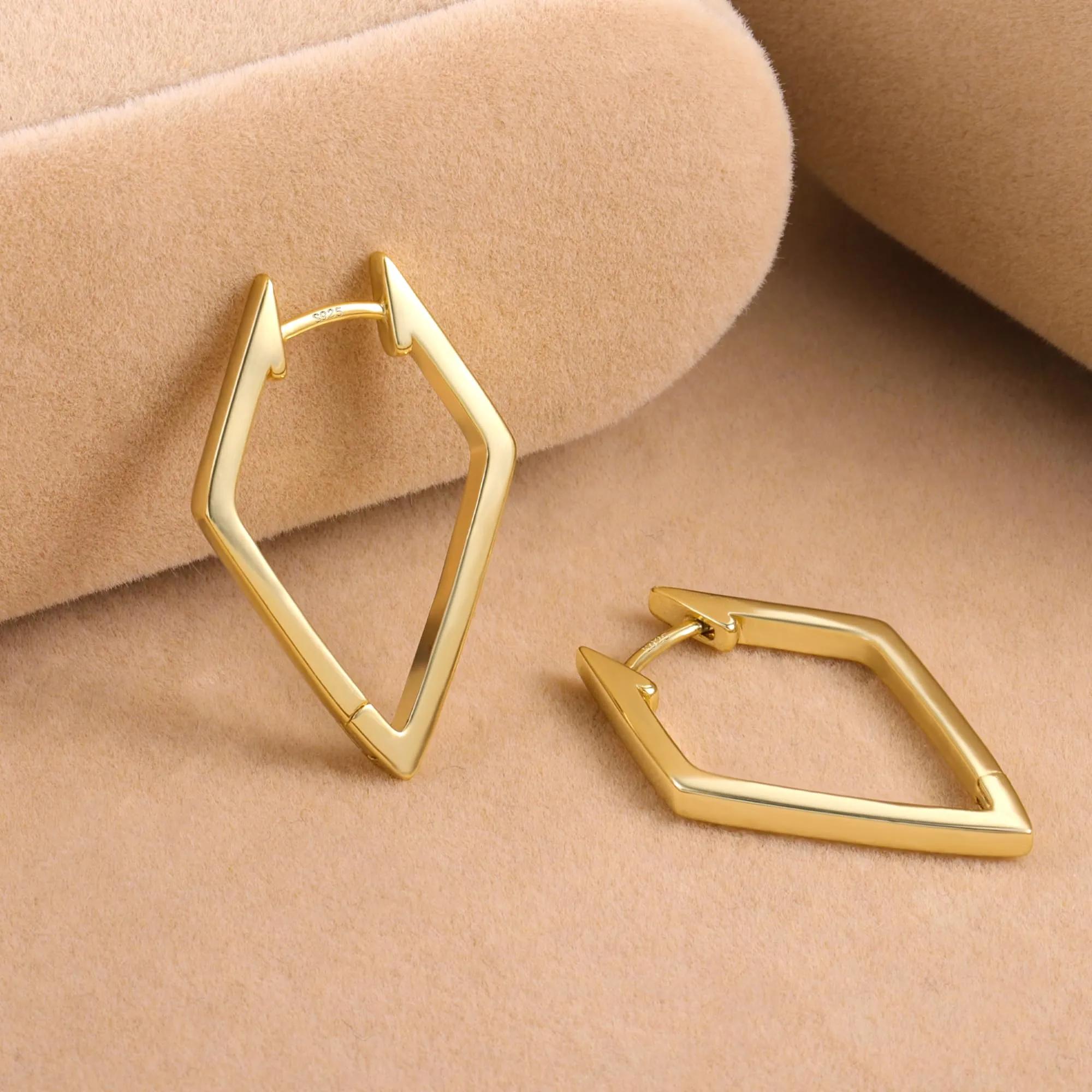 ALEXCRAFT Orecchini a Cerchio Rombici Dorati in Ottone 14k, 20x30 mm, SCEU119G - immagine 4