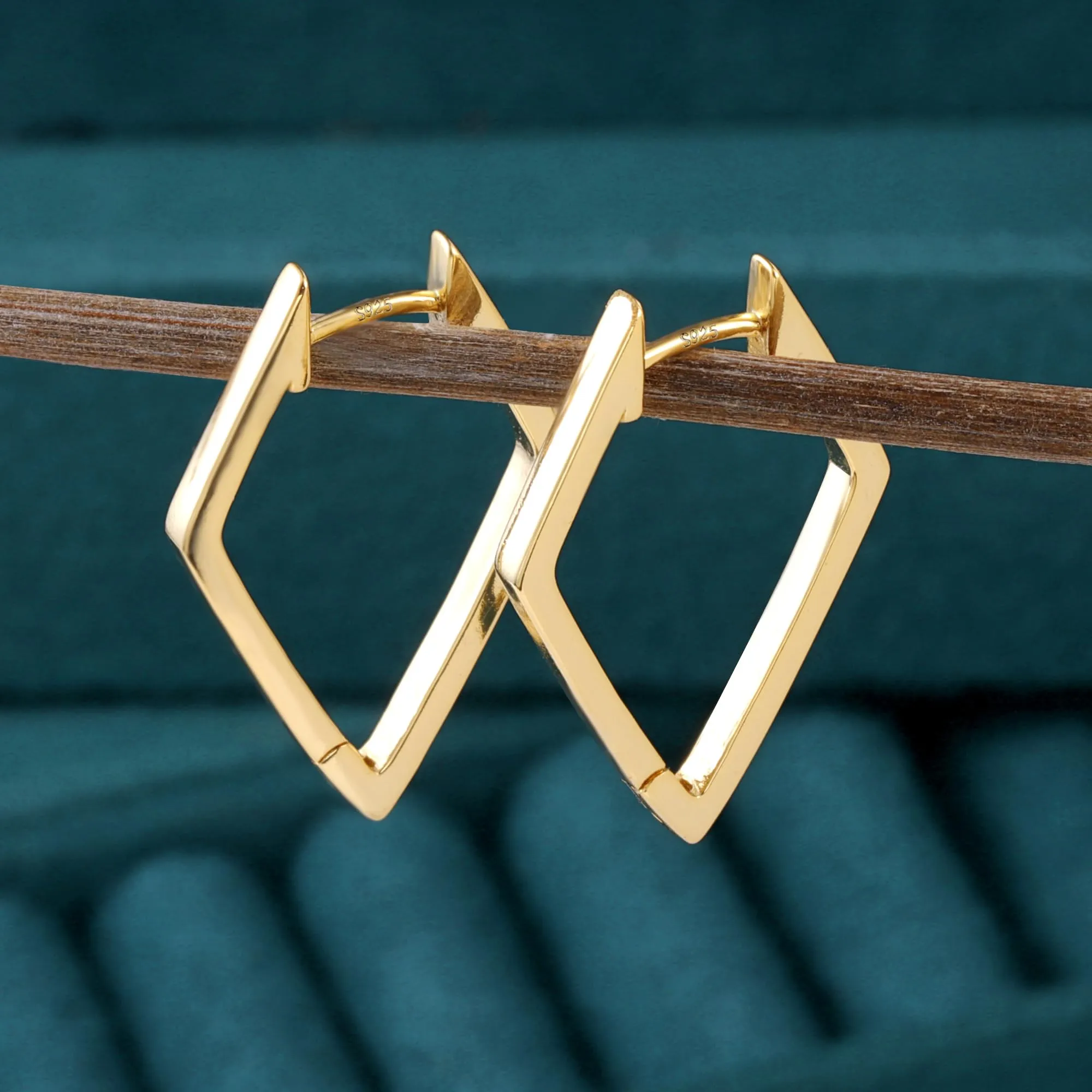 ALEXCRAFT Orecchini a Cerchio Rombici Dorati in Ottone 14k, 20x30 mm, SCEU119G - immagine 5
