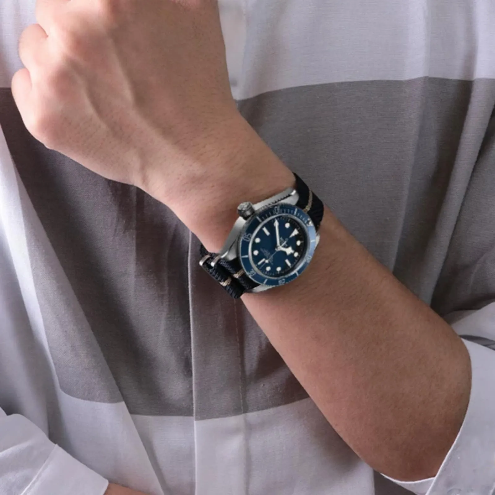 Nizonlaie Cinturino per Orologio in Nylon Stile Nato Militare G10 22mm Blu scuro Beige - immagine 2