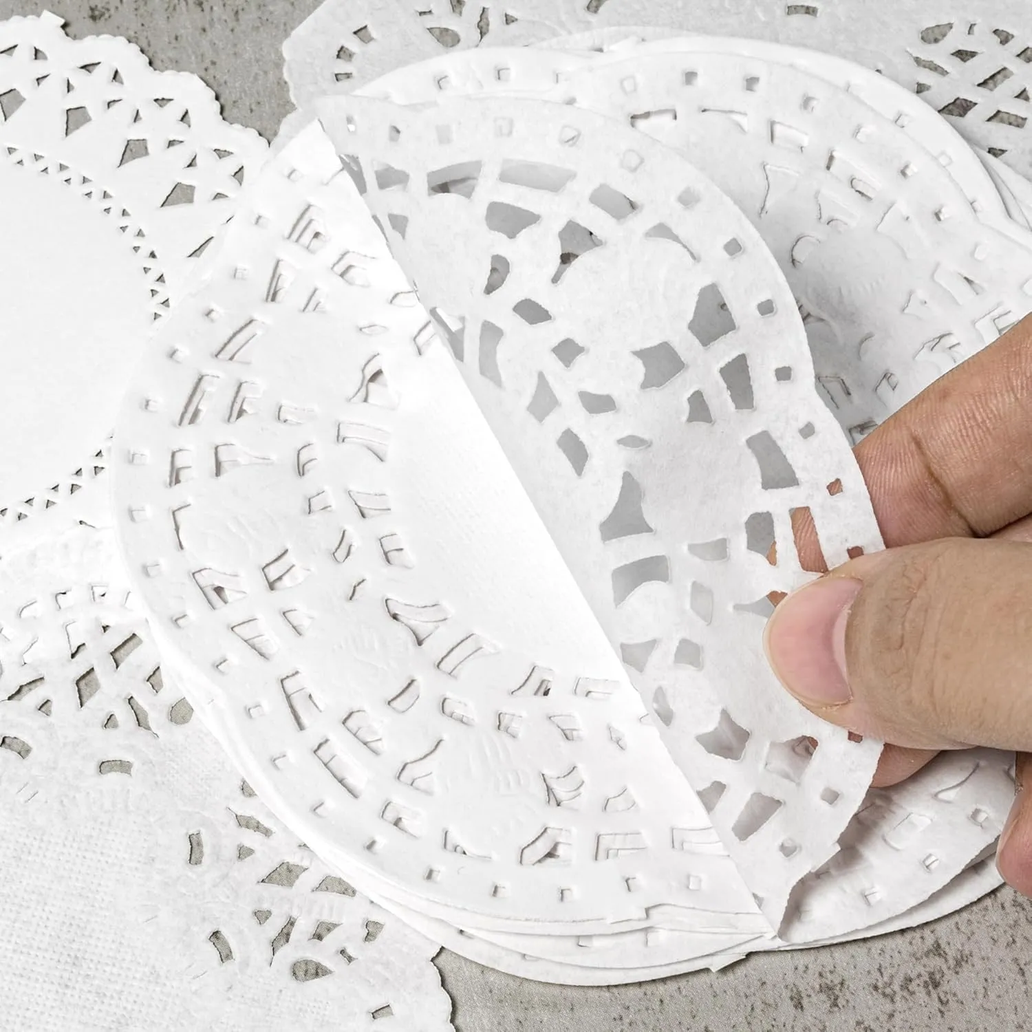 Jidyllic Centrini in Carta Pizzo Rotondi, 150 Pezzi, Bianco - immagine 3