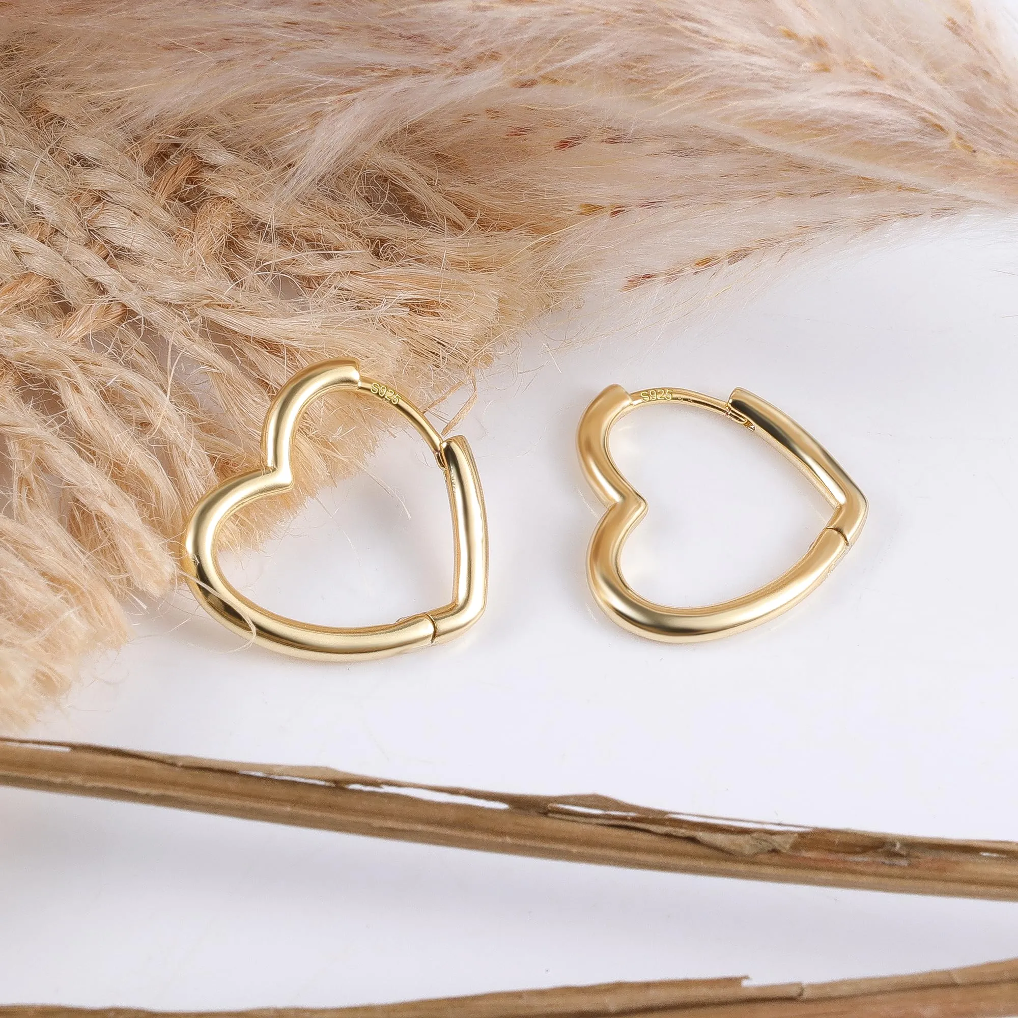 ALEXCRAFT Orecchini a Cuore Dorati Placcati Oro 14K SCEU224G - immagine 4