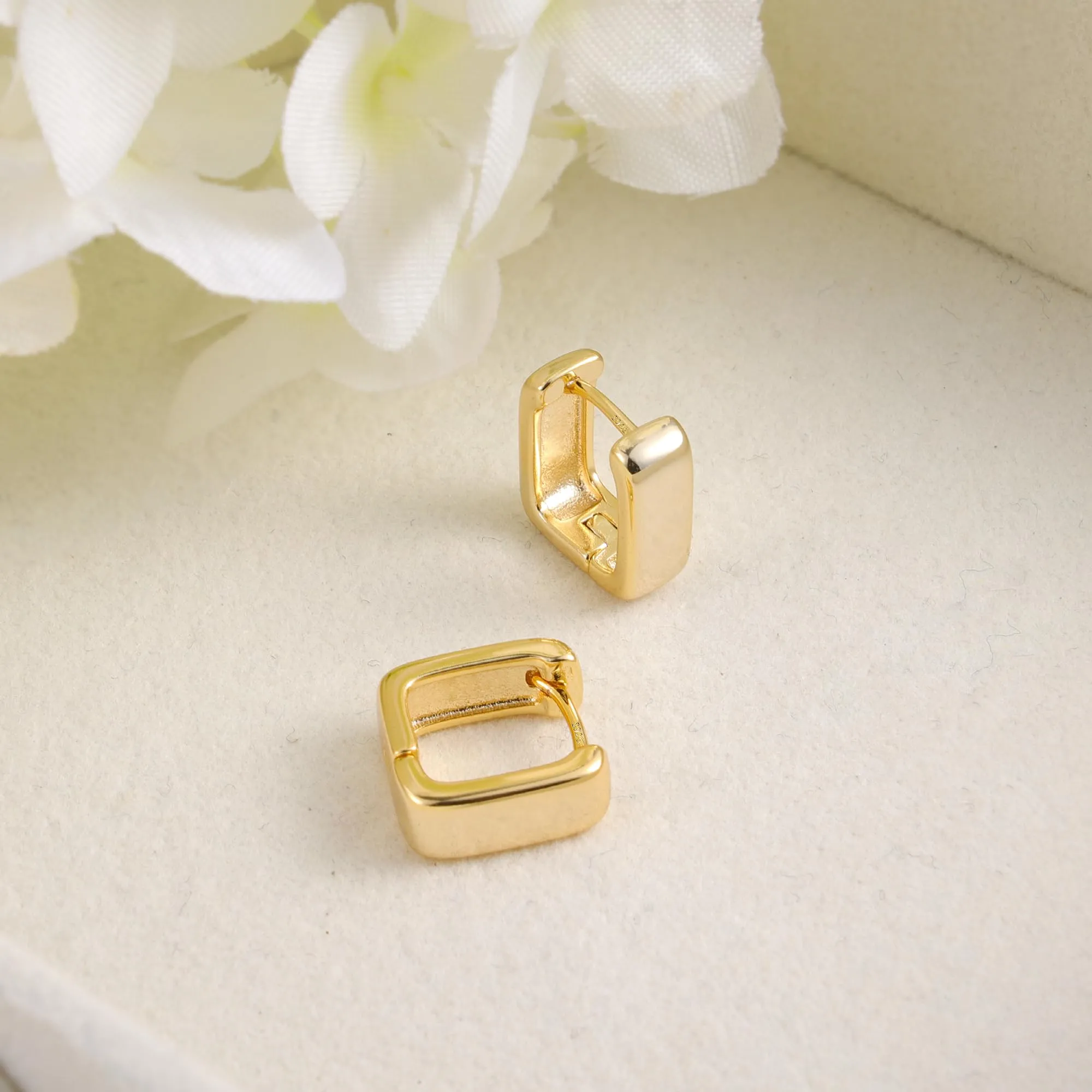 ALEXCRAFT Orecchini a Cerchio Quadrati Huggie in Oro 14k, 11 mm - immagine 5