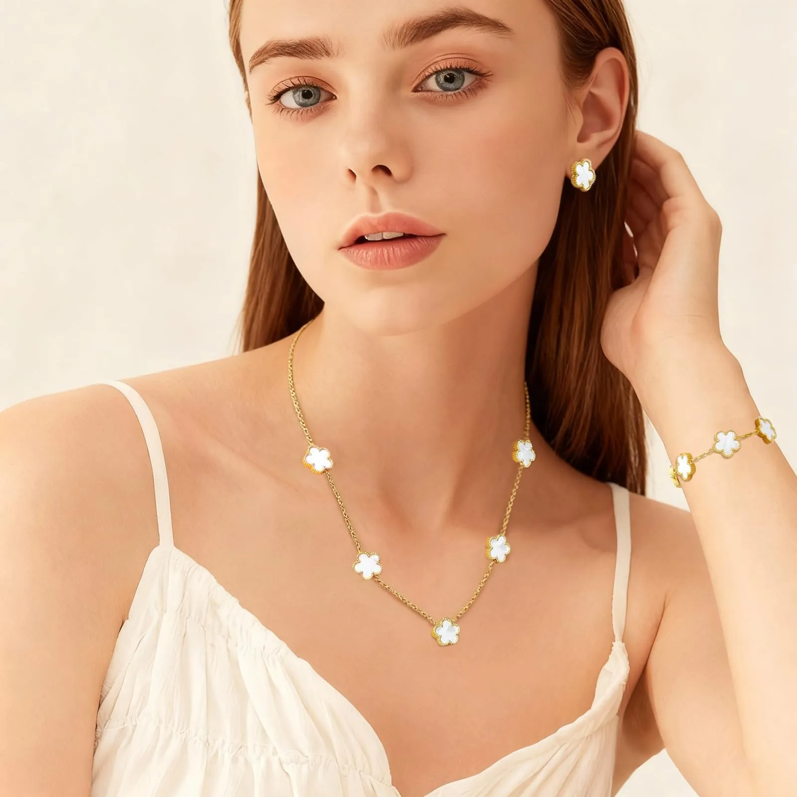 JYIXXZX Set di Gioielli Quadrifoglio da Donna in Acciaio Inossidabile Placcato Oro 18K con Collana, Orecchini e Bracciale (Bianco) - immagine 8