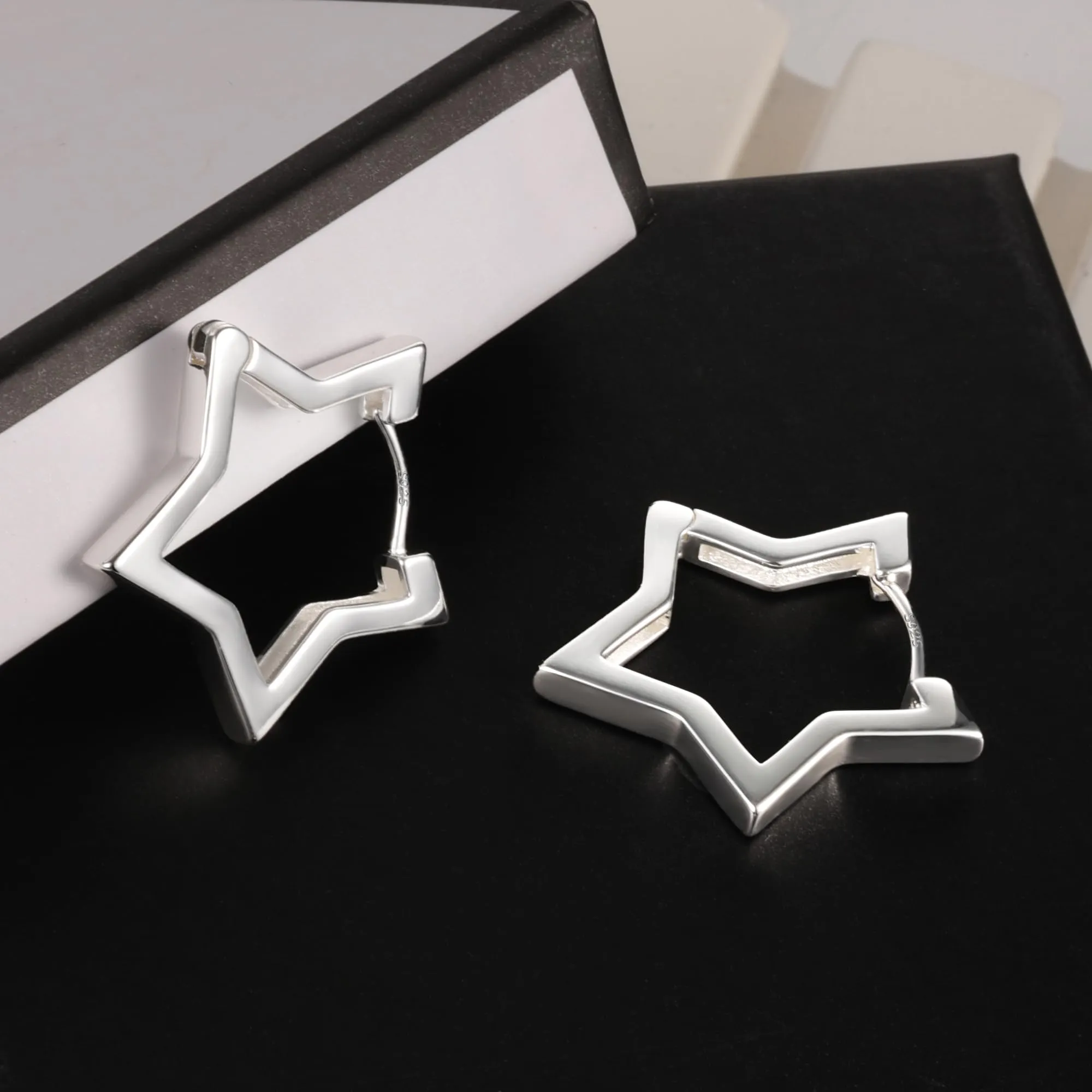 ALEXCRAFT Orecchini a Stella Vuota in Ottone Placcato Argento SCEU263S - immagine 4