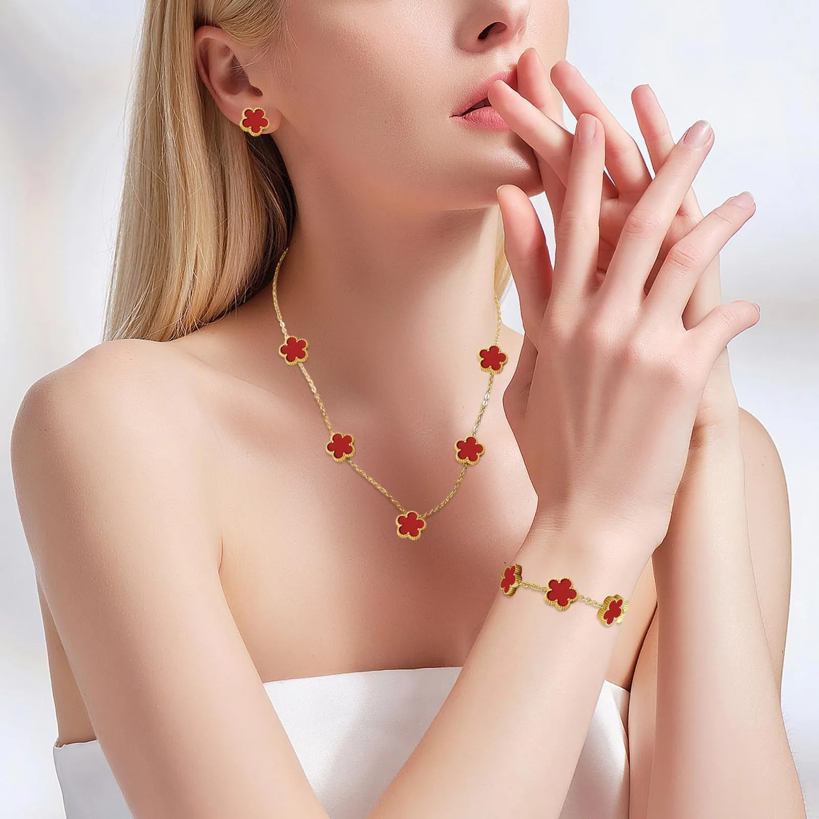 JYIXXZX Set di Gioielli Quadrifoglio da Donna in Acciaio Inossidabile Placcato Oro 18K con Collana, Orecchini e Bracciale (Rosso) - immagine 4
