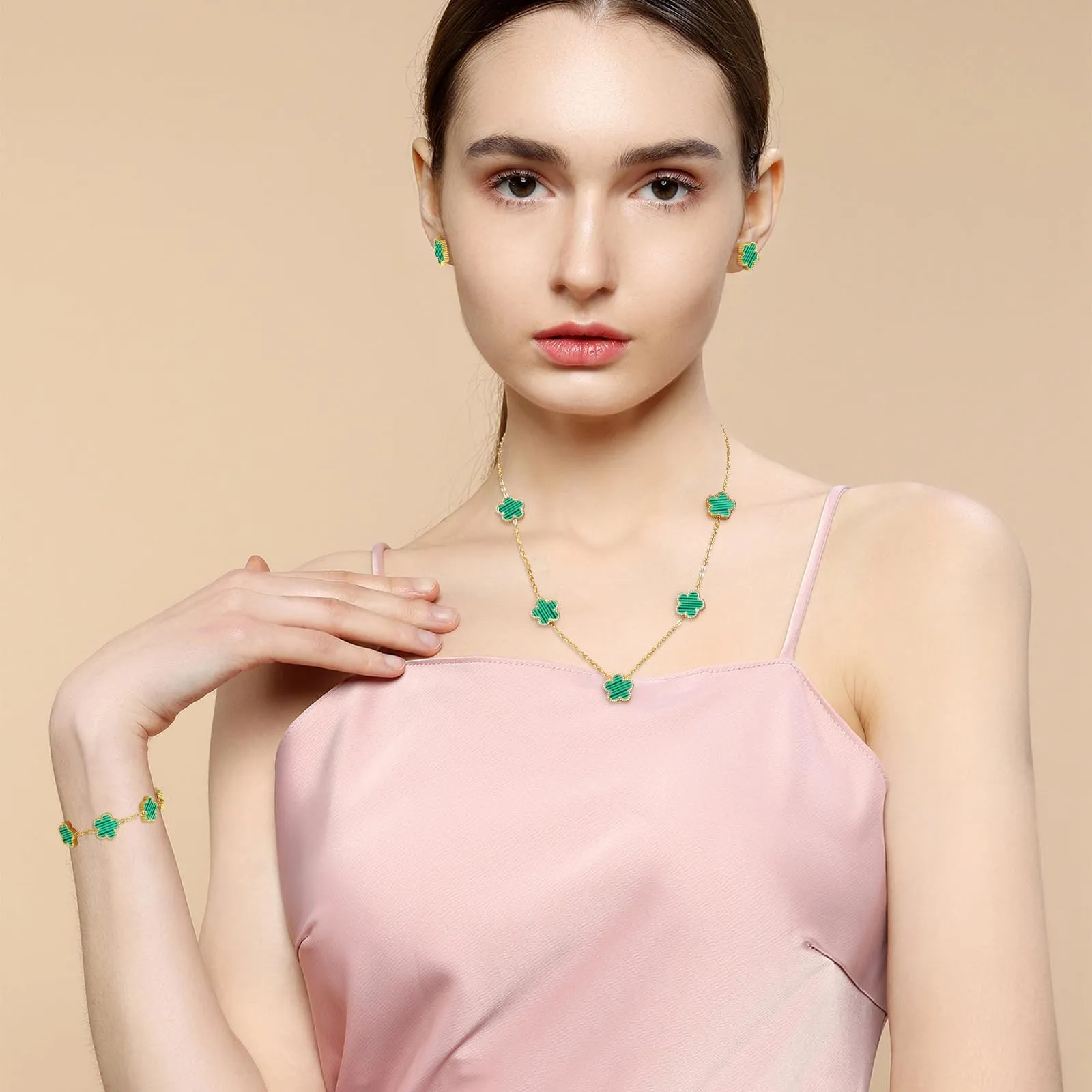 JYIXXZX Set di Gioielli Quadrifoglio da Donna in Acciaio Inossidabile Placcato Oro 18K, Collana, Orecchini e Bracciale (Verde) - immagine 2