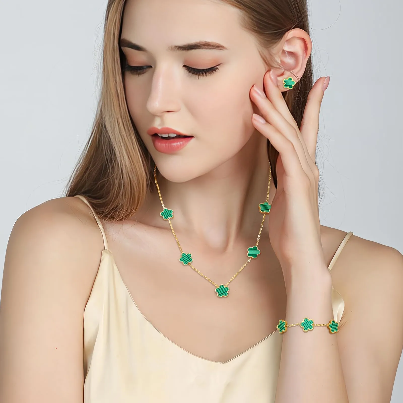 JYIXXZX Set di Gioielli Quadrifoglio da Donna in Acciaio Inossidabile Placcato Oro 18K, Collana, Orecchini e Bracciale (Verde) - immagine 3