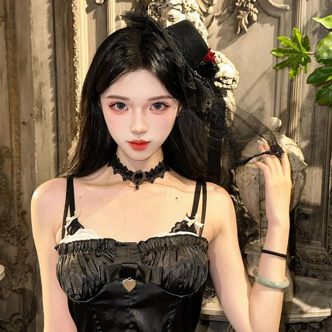 KQOZG Collana Choker Gotica in Pizzo e Velluto con Pendente di Cristallo e Design a Fiore, Nero - immagine 5