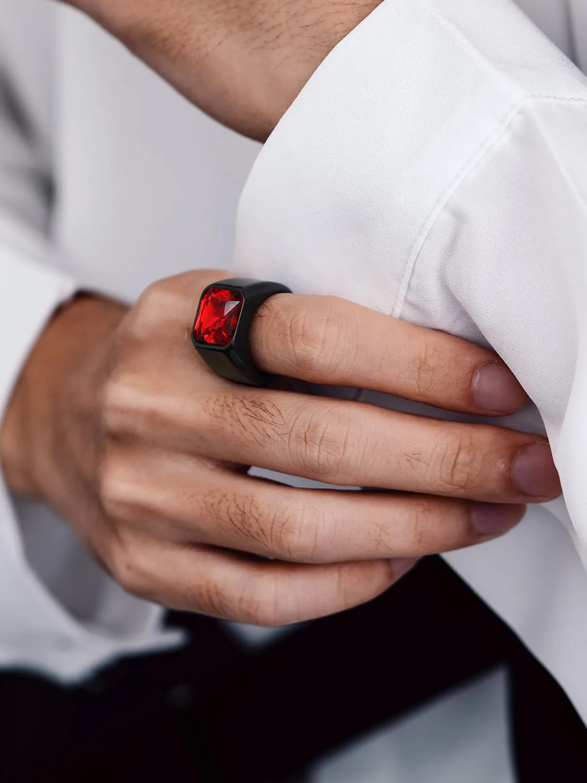 Bandmax Anello in Acciaio Inossidabile Nero con Pietra Rubino, Misura 22.25 (Circonferenza 62.1mm) - immagine 3