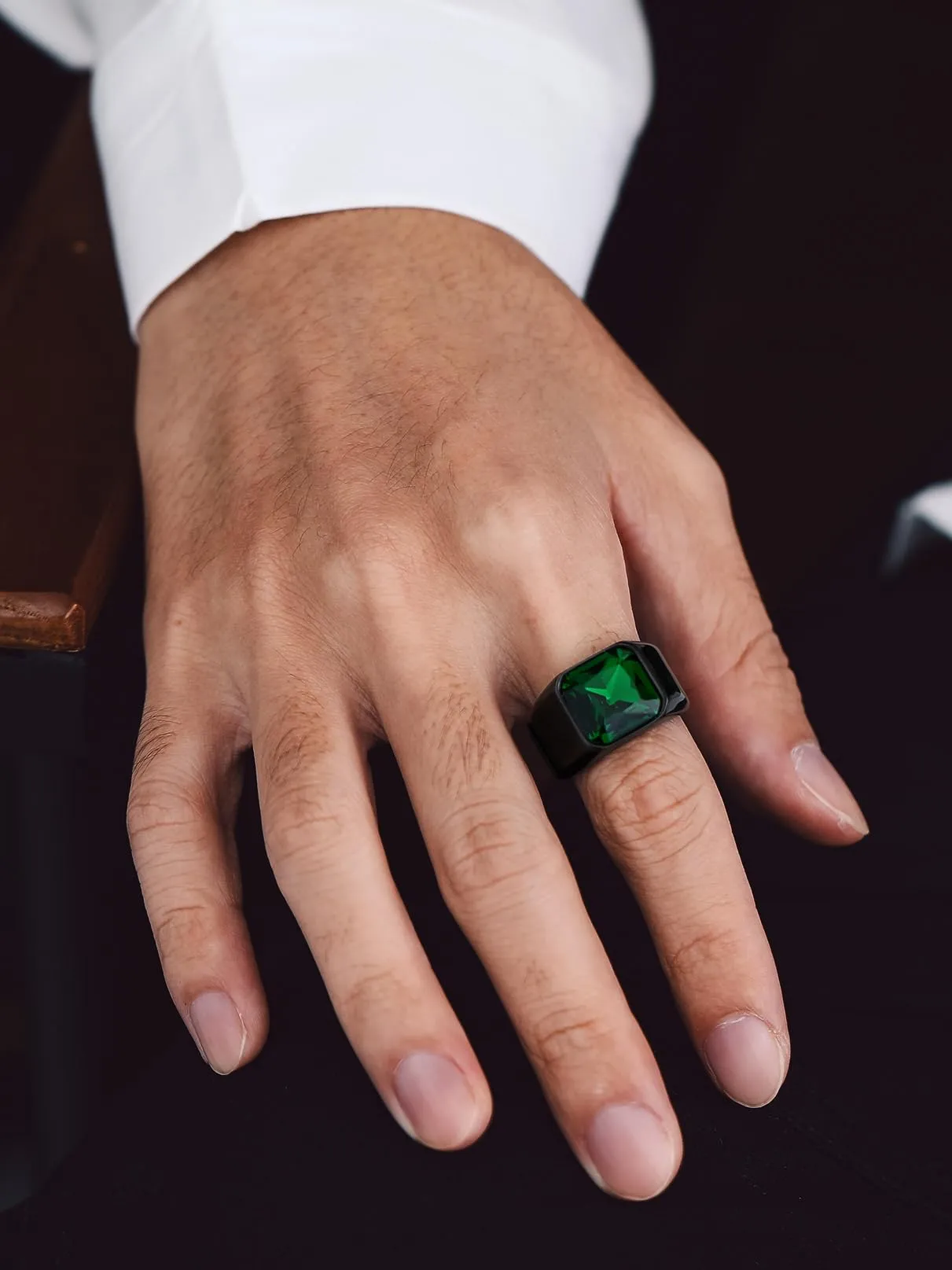 Bandmax Anello in Acciaio Inossidabile Nero con Pietra Smeraldo, Misura 27.5 (Circonferenza 67.2mm) - immagine 3