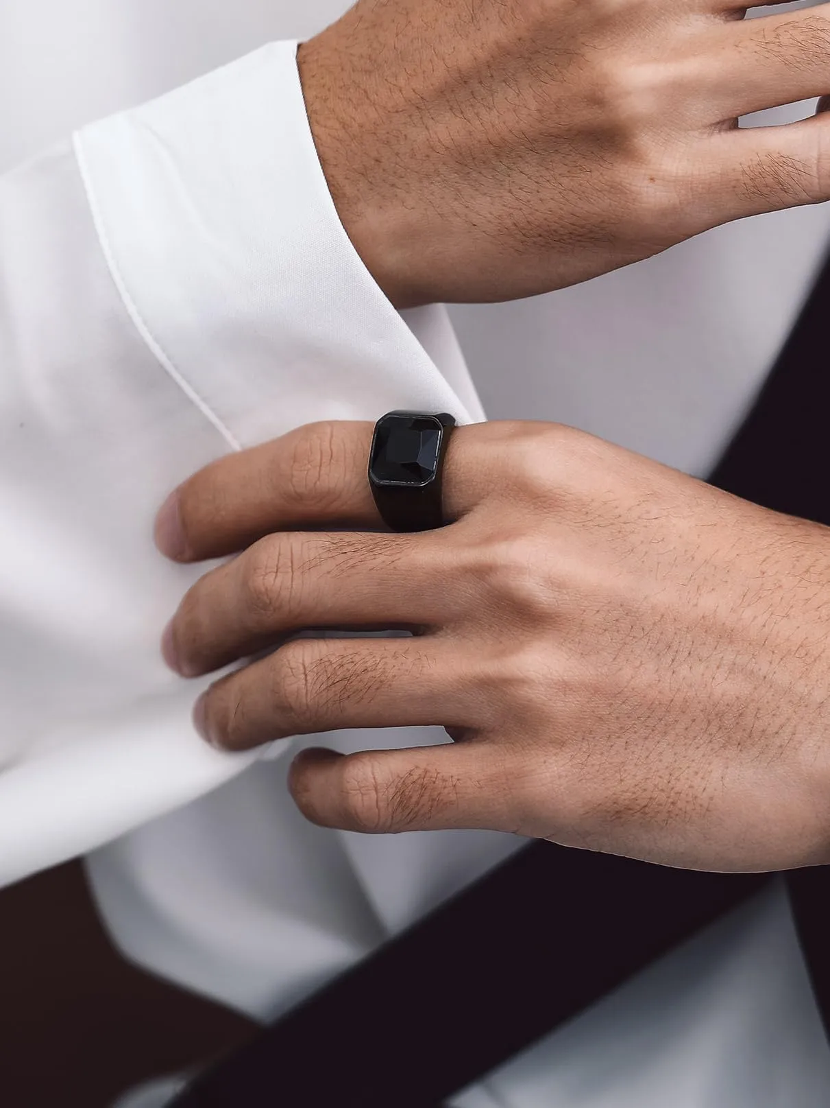 Bandmax Anello in Acciaio Inossidabile con Pietra Onice Nero, Misura 22.25 Circonferenza 62.1mm - immagine 2