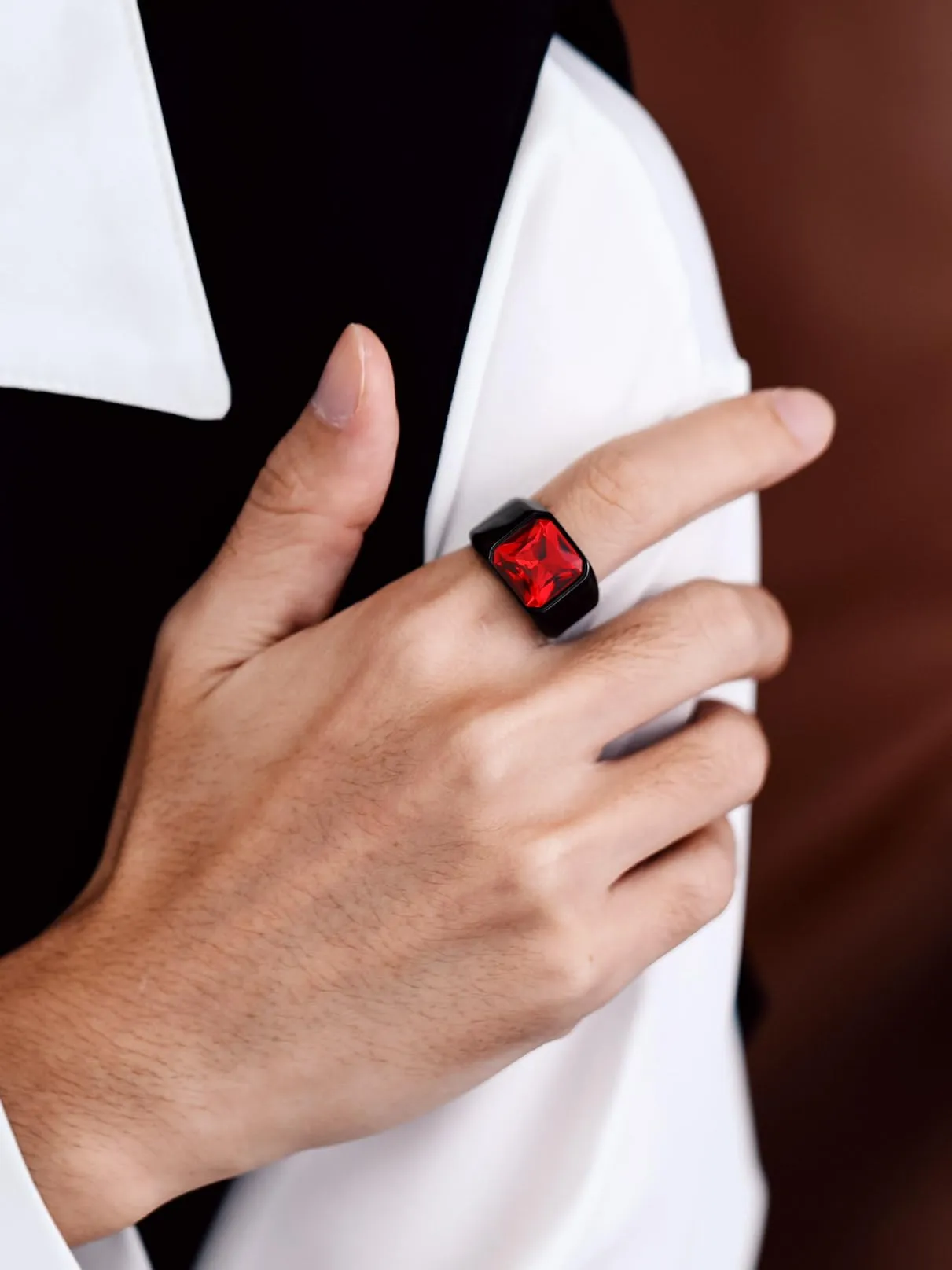Bandmax Anello in Acciaio Inossidabile Nero con Pietra Rubino, Misura 25 - immagine 2
