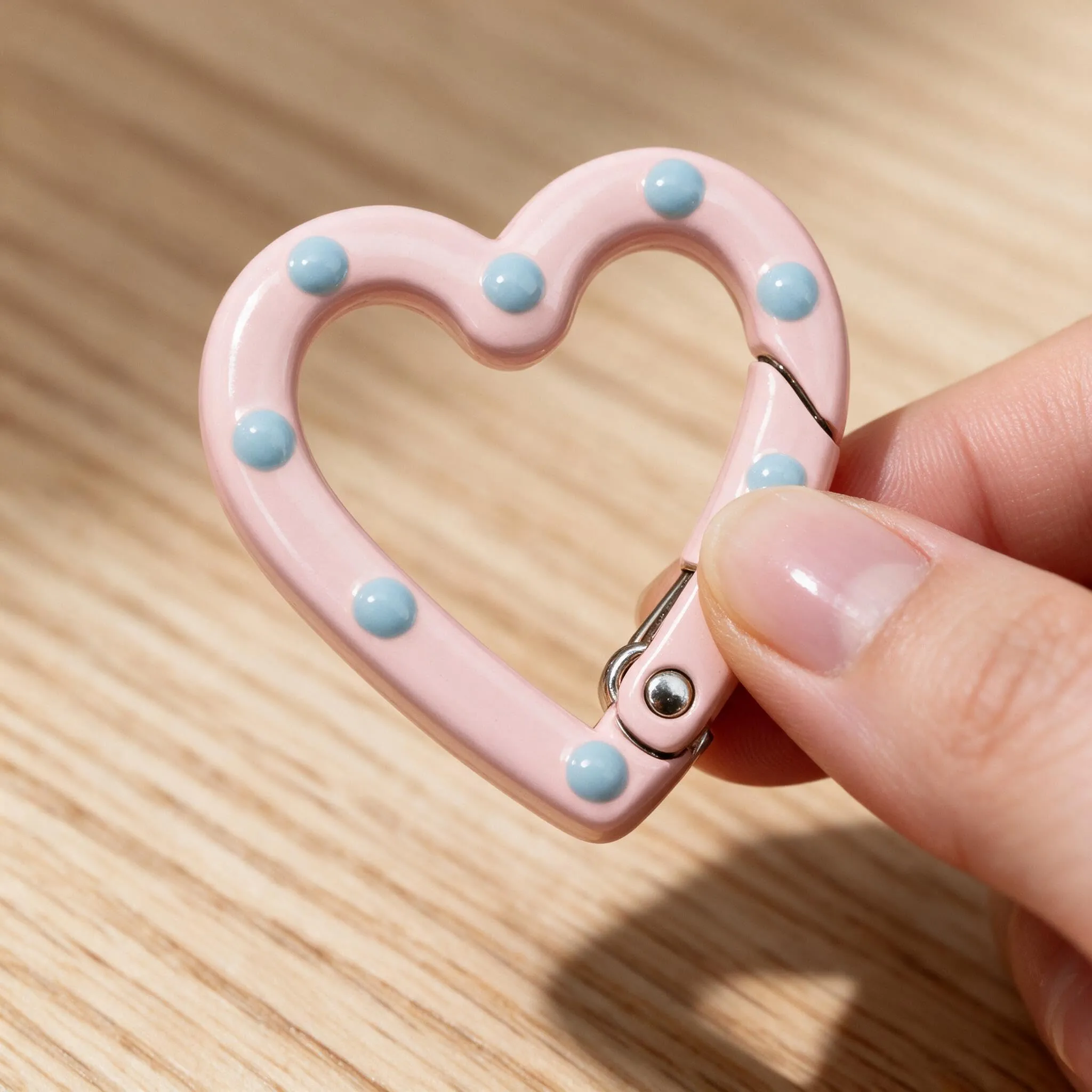 intellitoy Set di 12 mini moschettoni a forma di cuore per portachiavi, metallo, assortiti - immagine 8