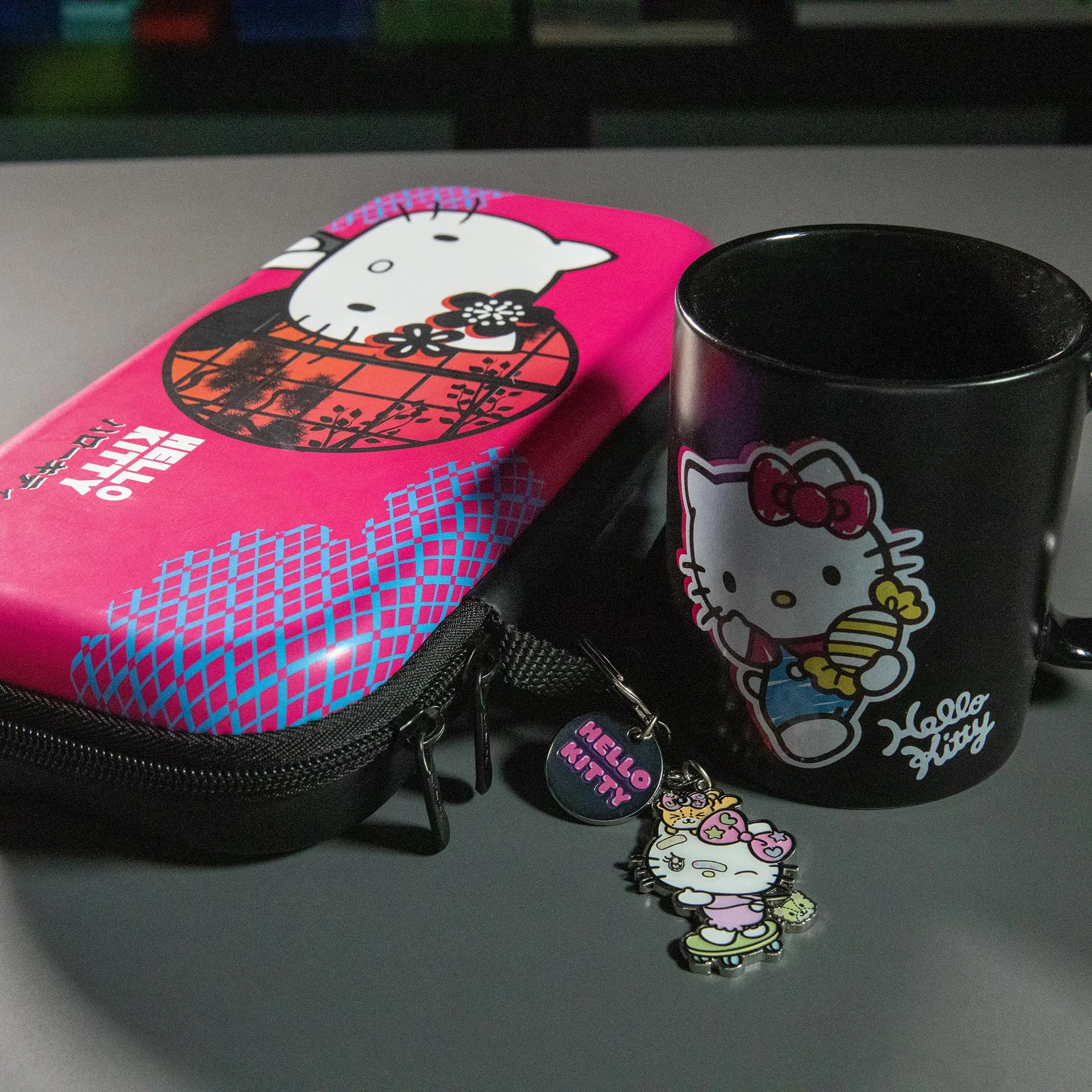 Konix Hello Kitty Portachiavi Skateboard in Metallo 4 x 4 cm - immagine 5