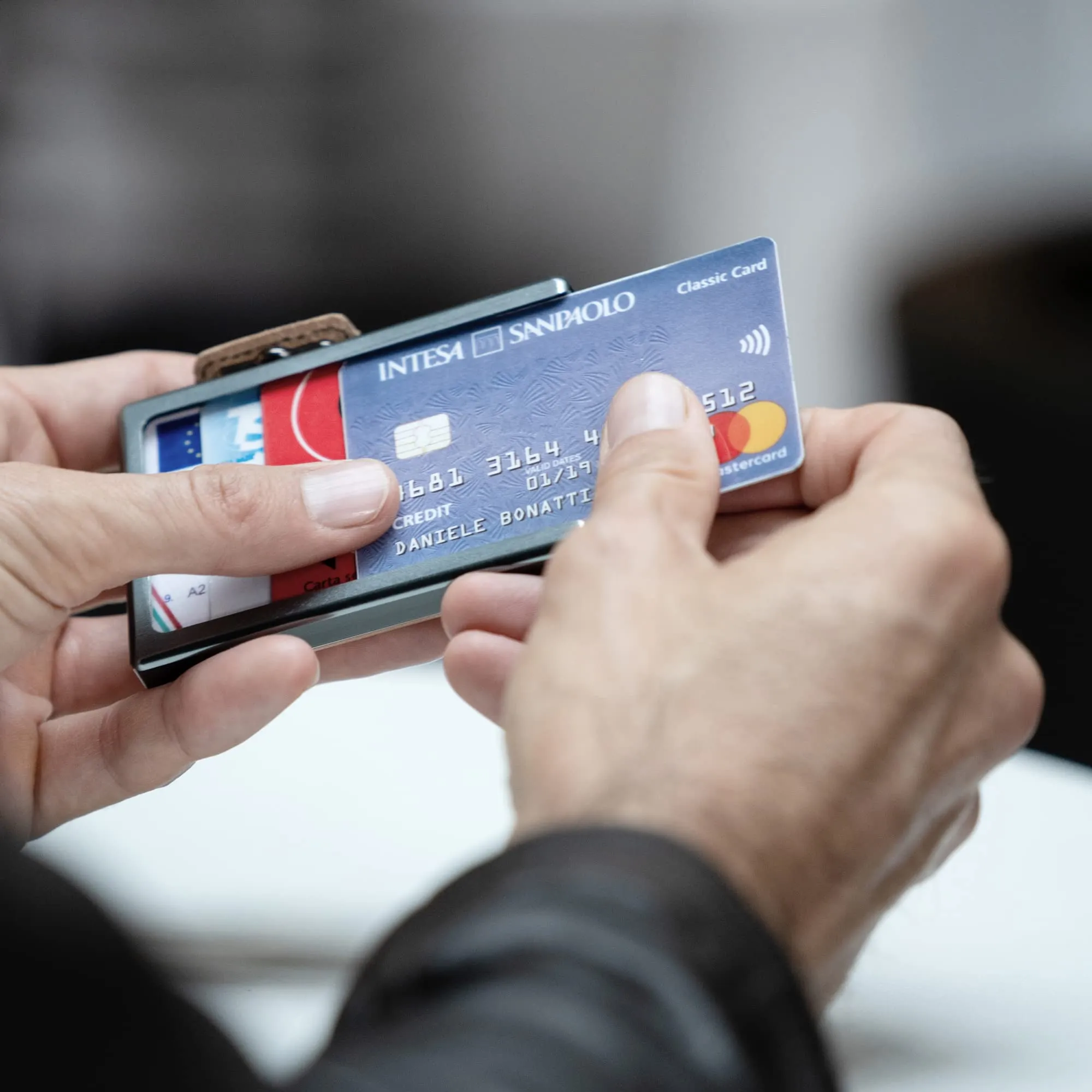 Mondraghi Miniwallet in Vera Pelle Modello One - Nero - immagine 7