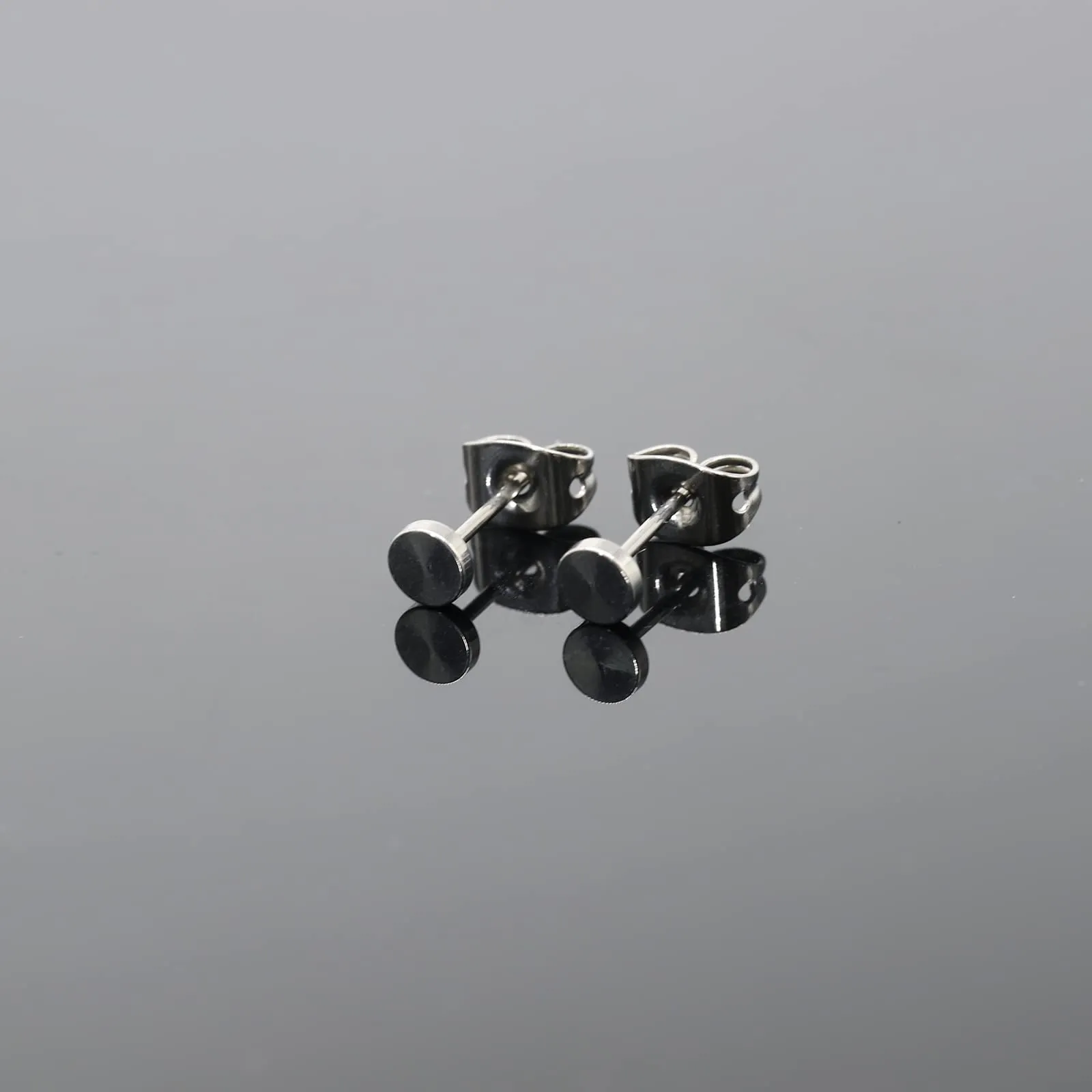 Artskin Orecchini a bottone in titanio ipoallergenico, 6mm, Silver - immagine 4