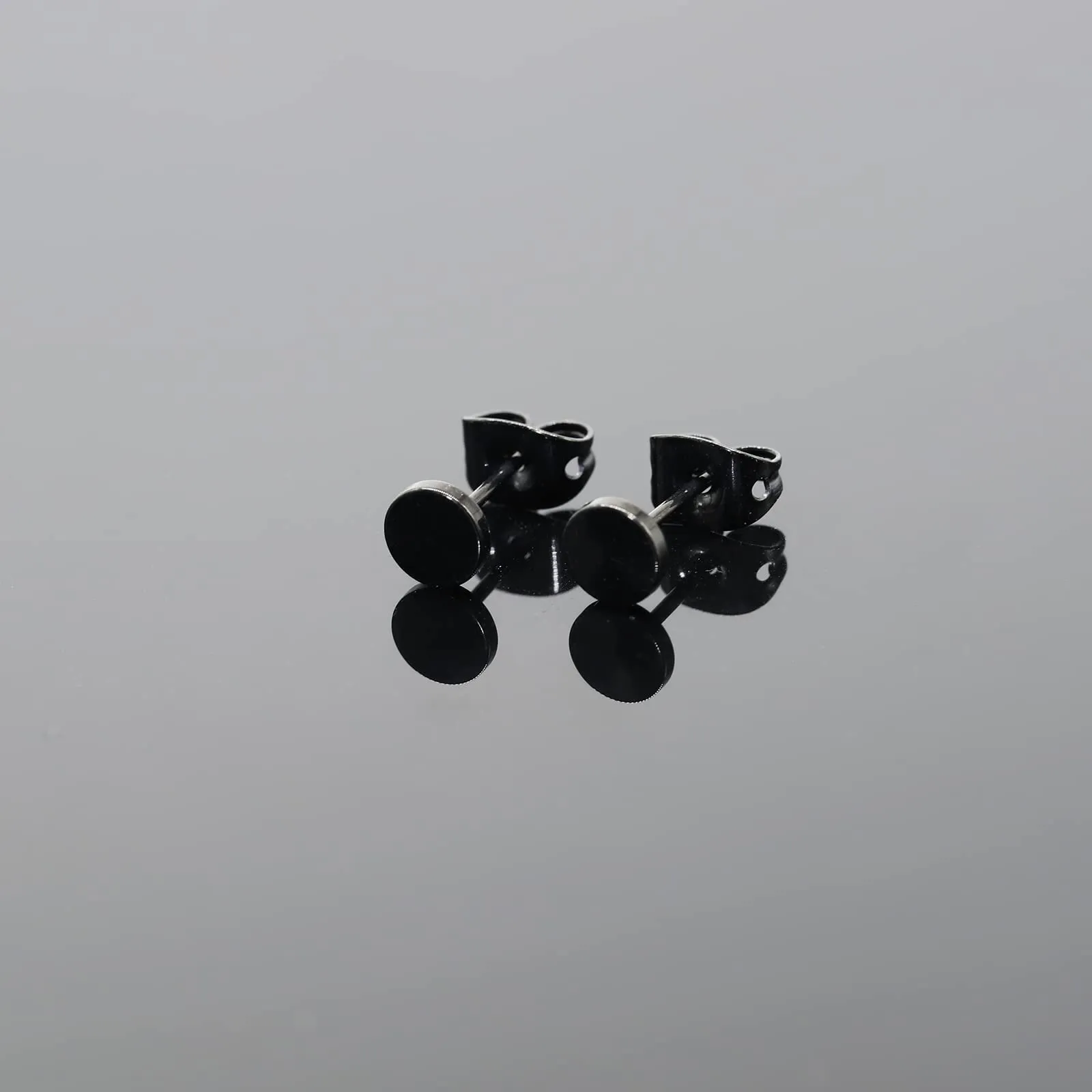 Artskin Orecchini a bottone in titanio ipoallergenico G23, disco tondo nero 3 mm - immagine 5