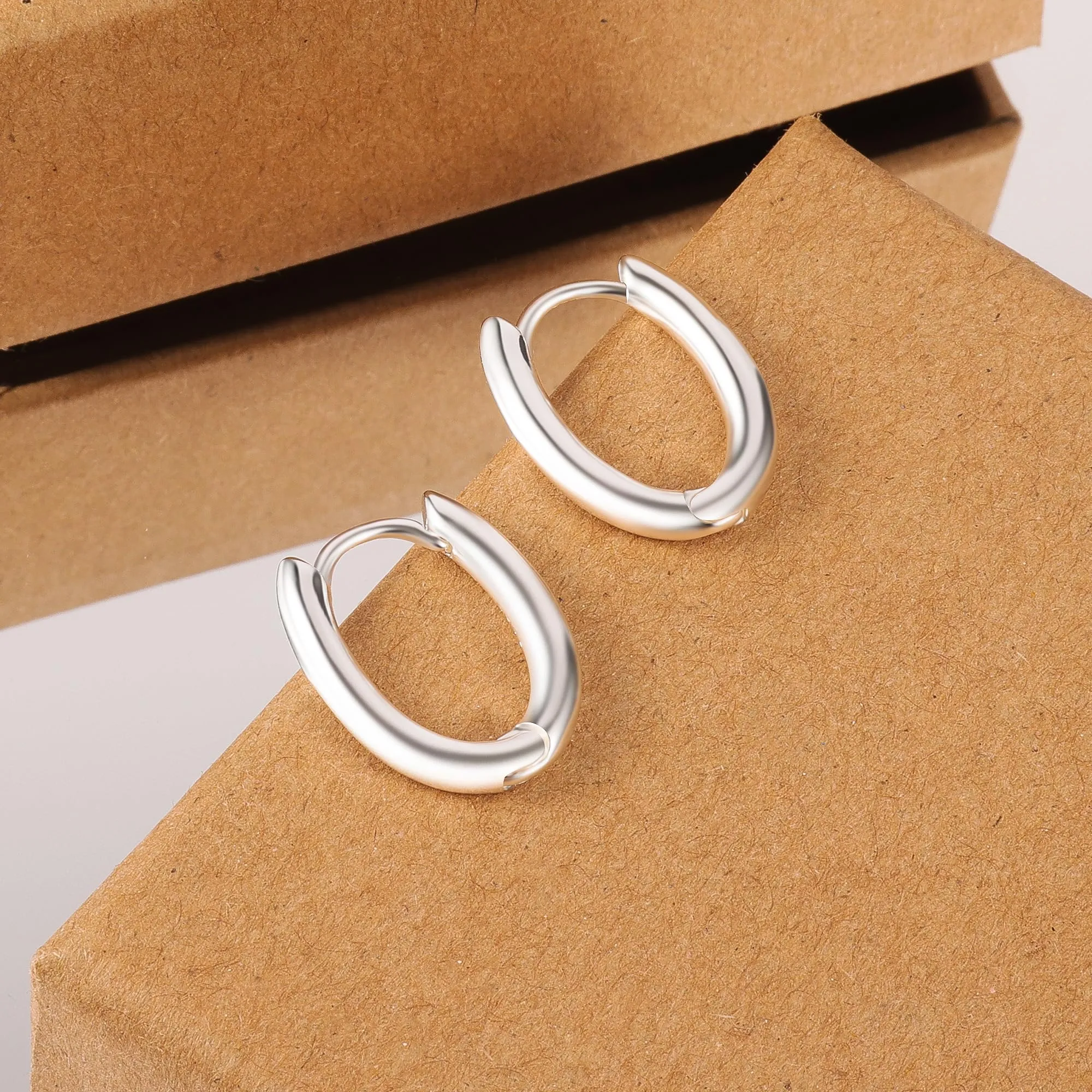 ALEXCRAFT Orecchini a cerchio Mini Huggie Ovali in Argento, 15 mm - immagine 5