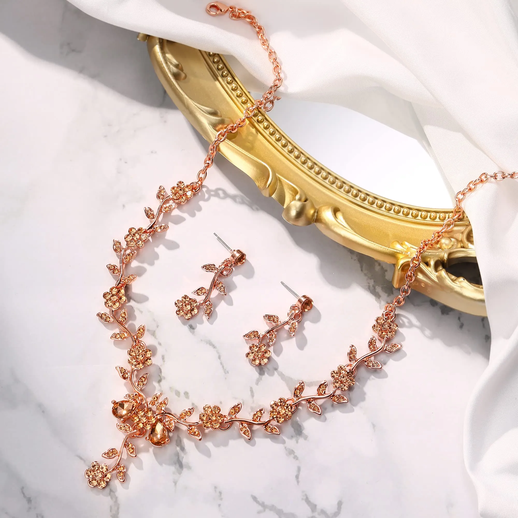 Clearine Set Gioielli Matrimonio Foglia Cluster Fiore Cristalli, Collana con Ciondolo e Orecchini Pendenti, Colore Pesca Morganite Rosa-Oro-Fondo - immagine 3
