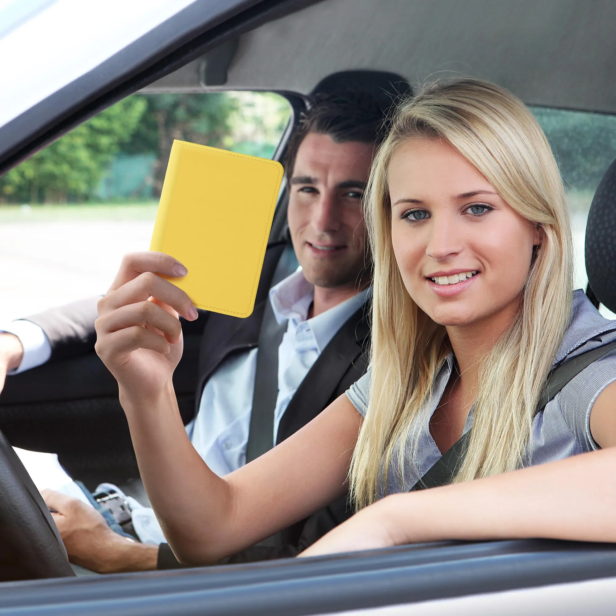 kwmobile Custodia in Neoprene per Libretto di Circolazione e Patente, Giallo Fluorescente - immagine 2