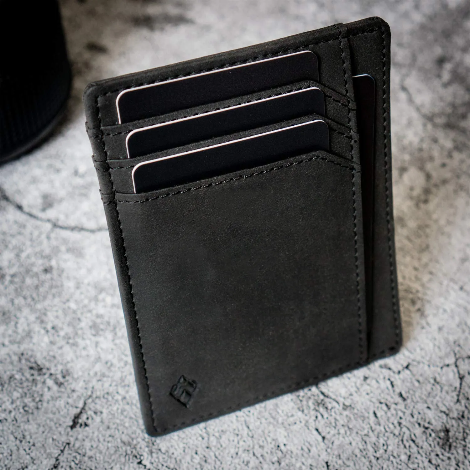 AKIELO Bravo Porta Carte di Credito RFID Portafoglio Slim Minimalista - Edizione Nera - immagine 4