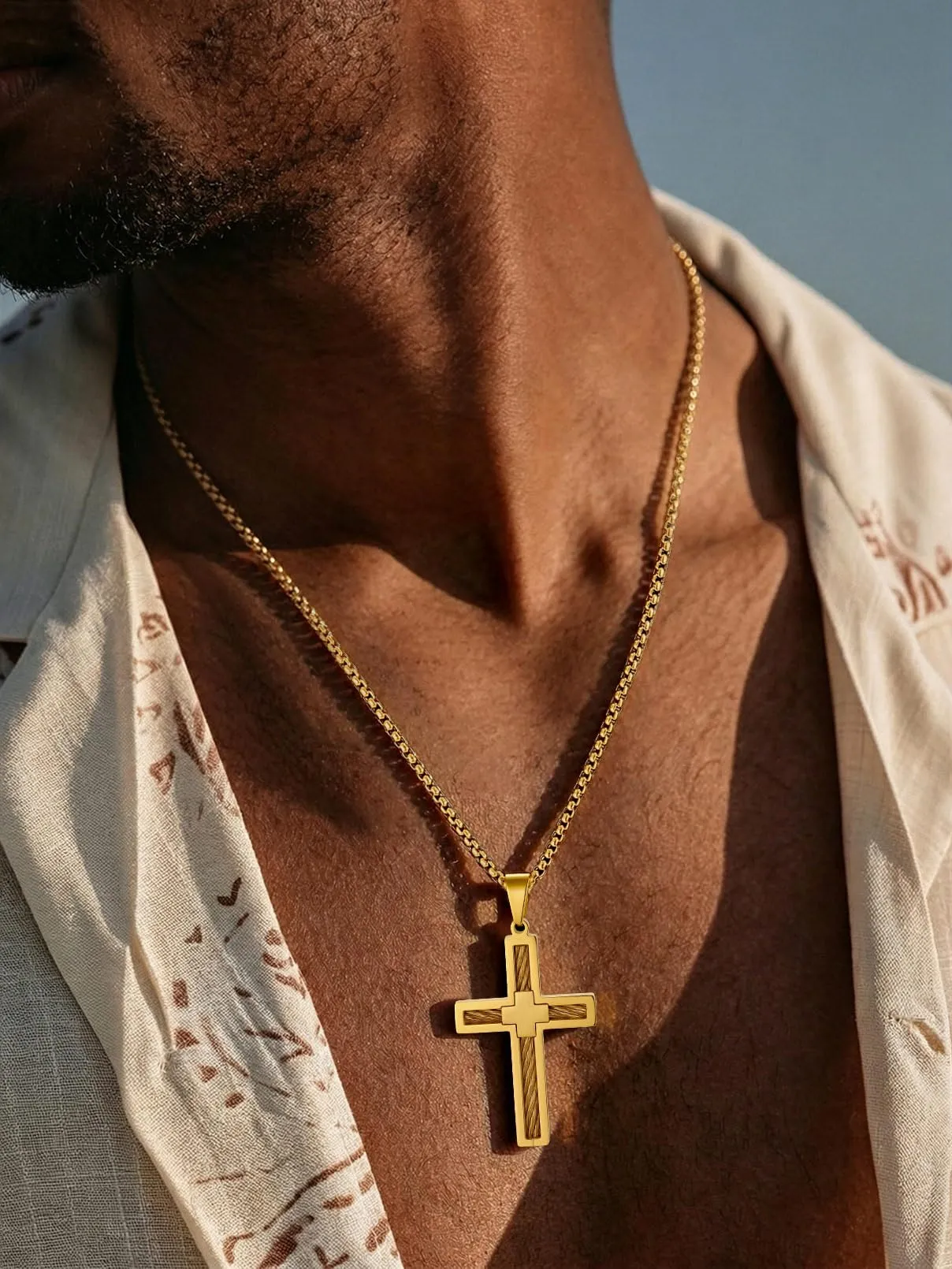 FaithHeart Collana Croce Latina Uomo in Acciaio Inox Oro - immagine 6