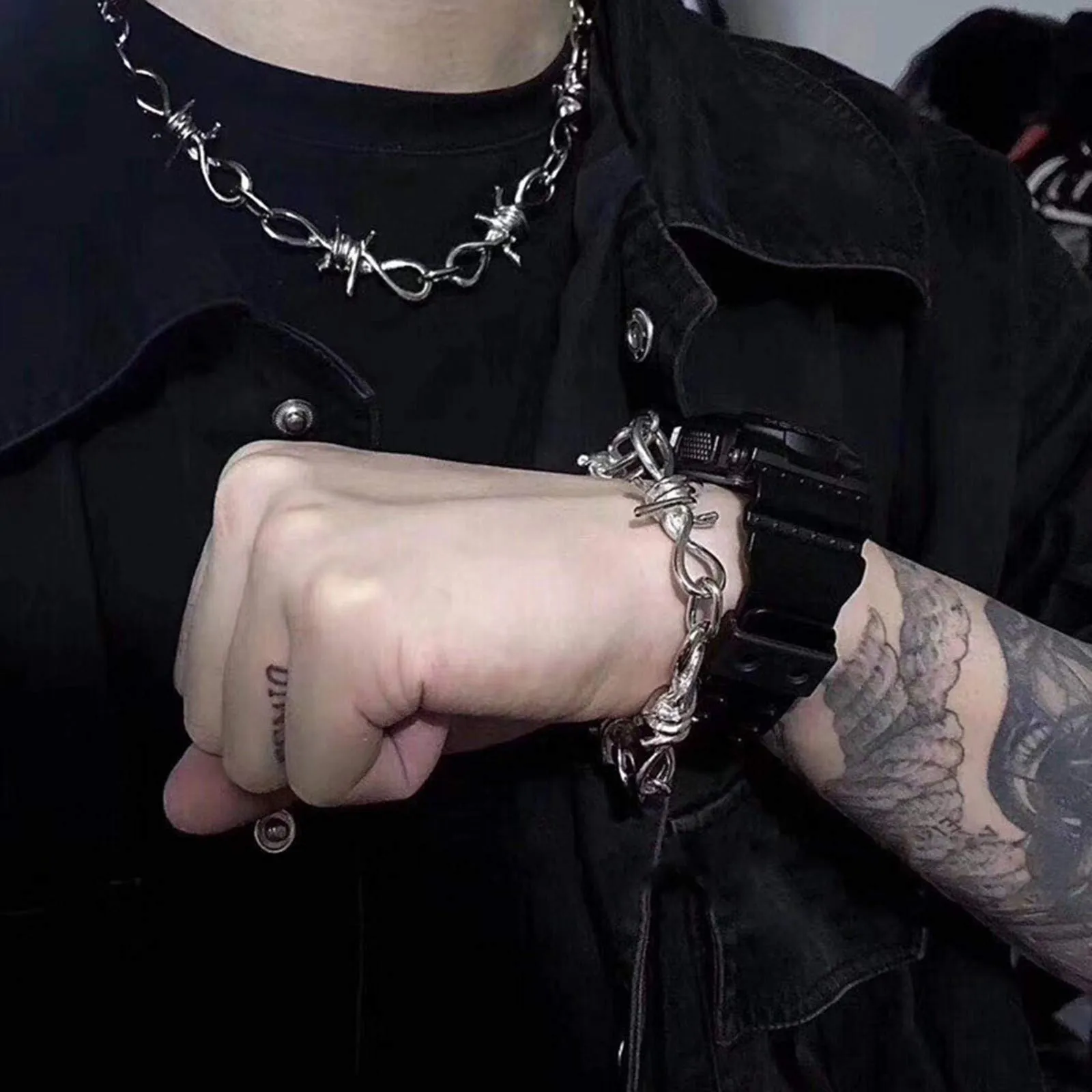 XHBTS Collana e Bracciale Filo Spinato in Lega Stile Punk Gotico con Mini Panno e Mini Box - immagine 4