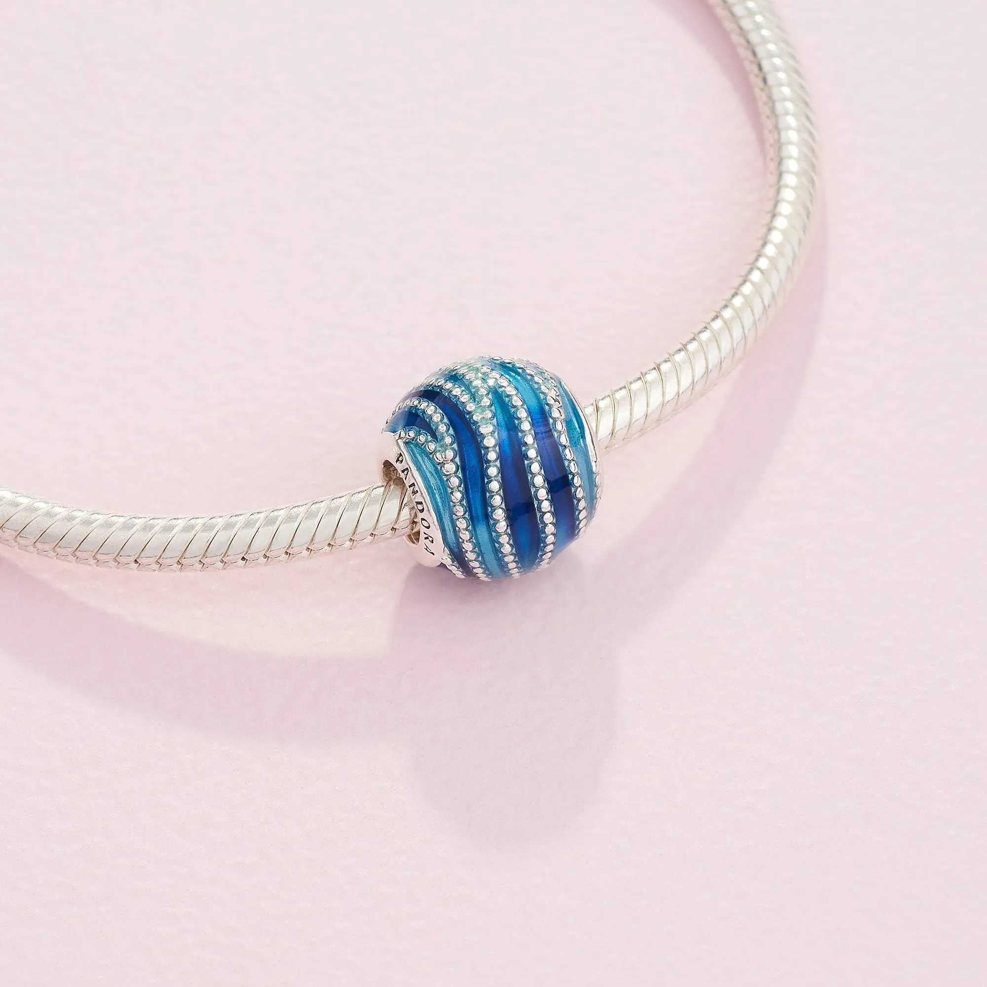 Pandora Colours Ciondolo in Argento Ondulato con Smalto Blu Misto - immagine 6